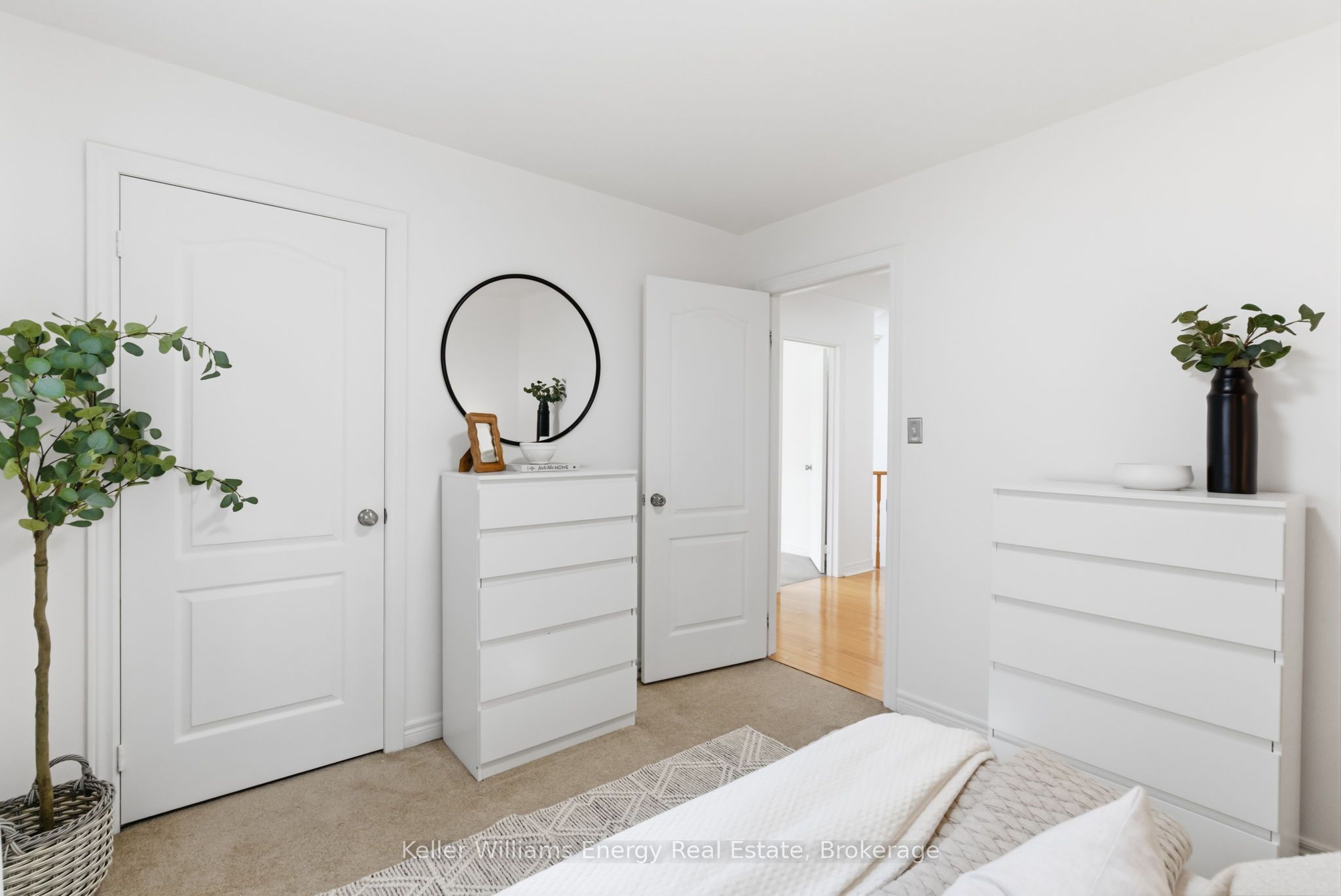 338 Dowson Loop Property Photo 40