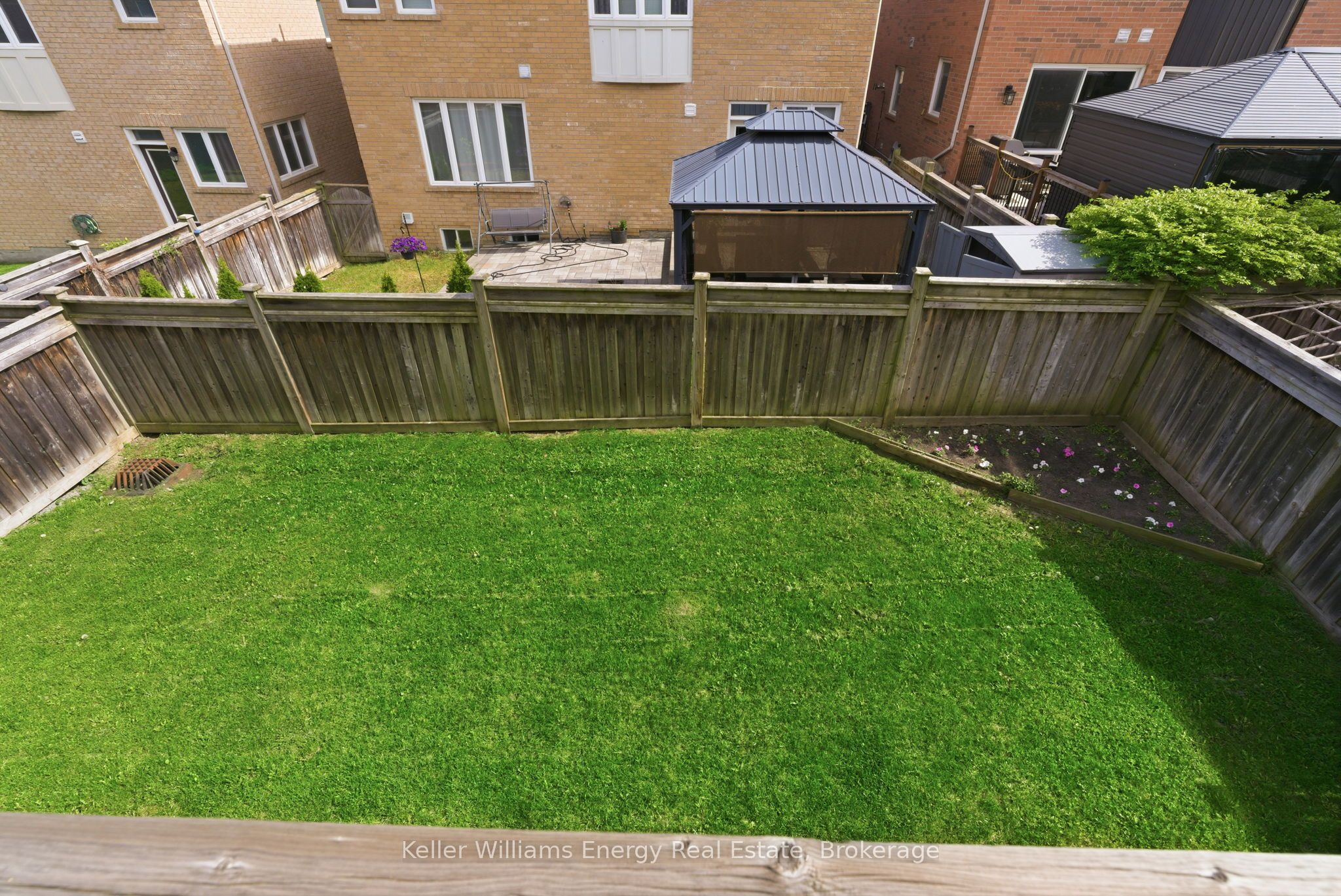 338 Dowson Loop Property Photo 44
