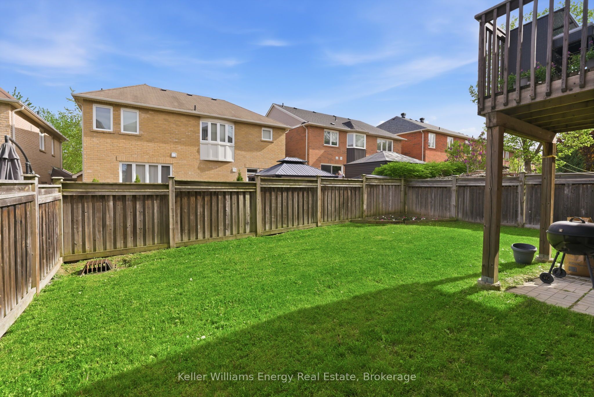 338 Dowson Loop Property Photo 45