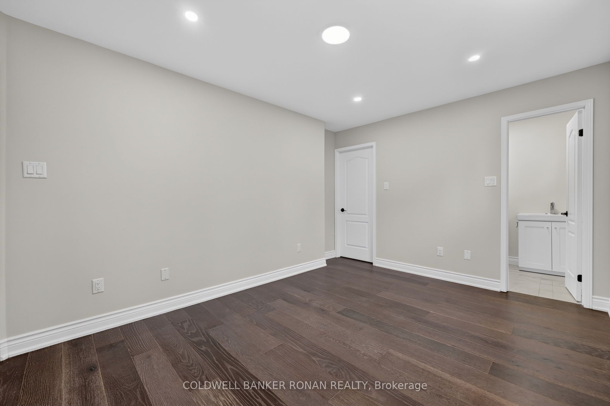 8 Mccullough Avenue Property Photo 21