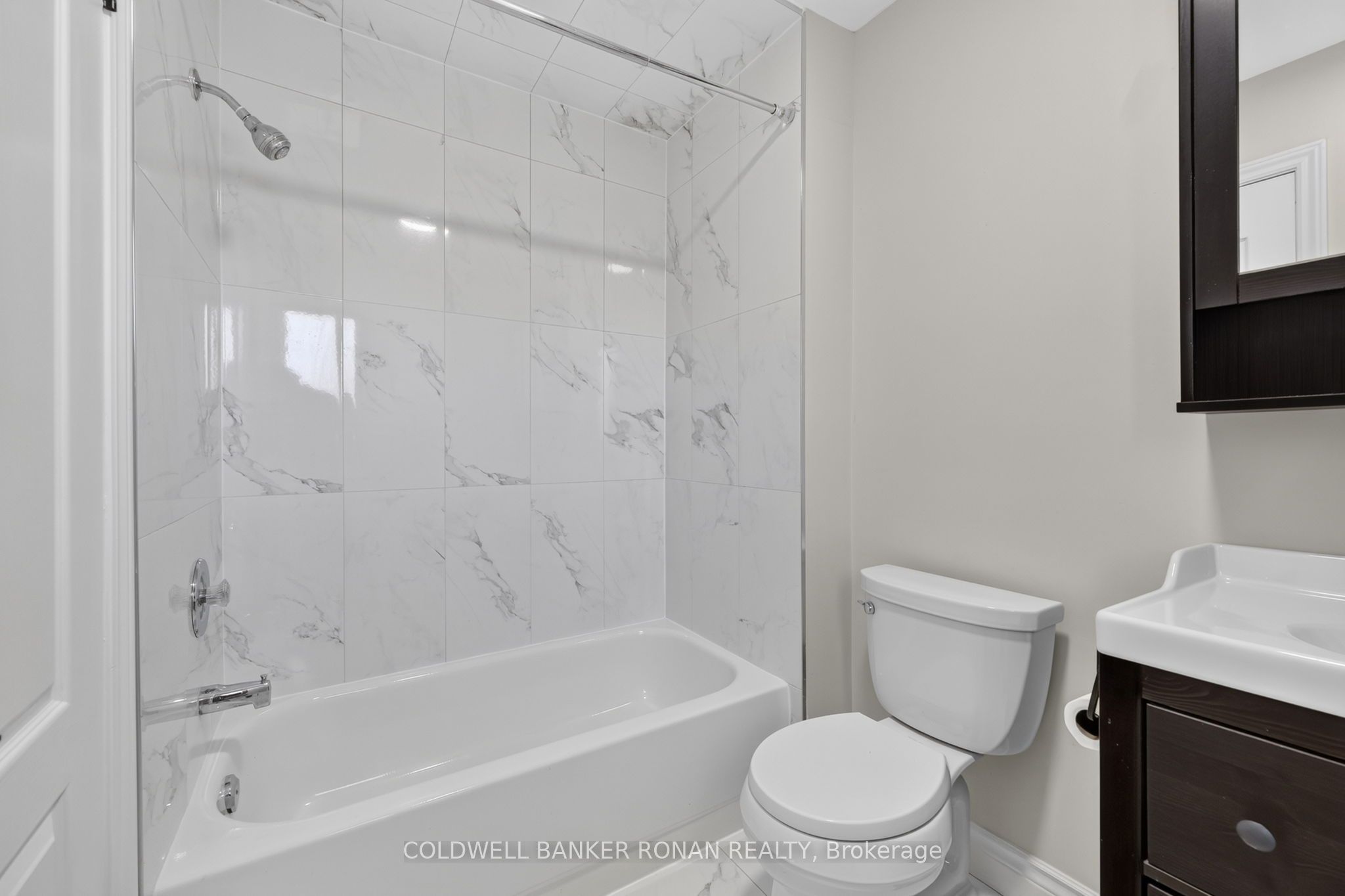 8 Mccullough Avenue Property Photo 28