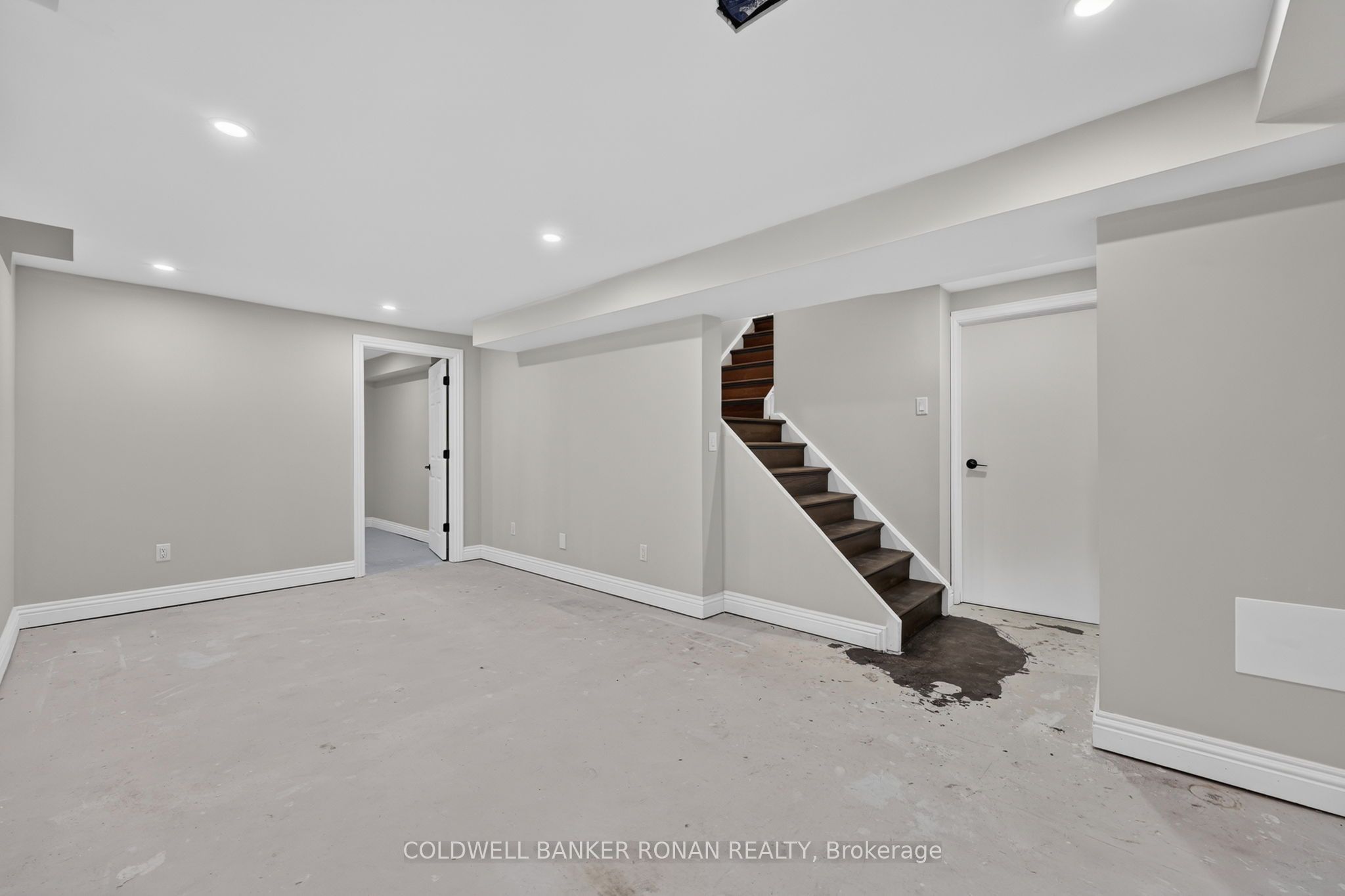 8 Mccullough Avenue Property Photo 30