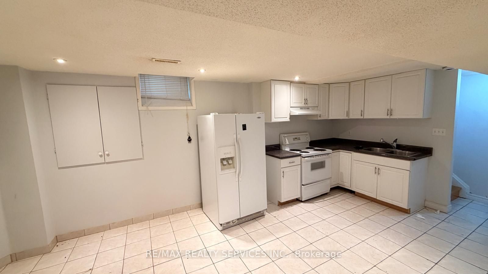 36 Windward Crescent Basement Property Photo 2