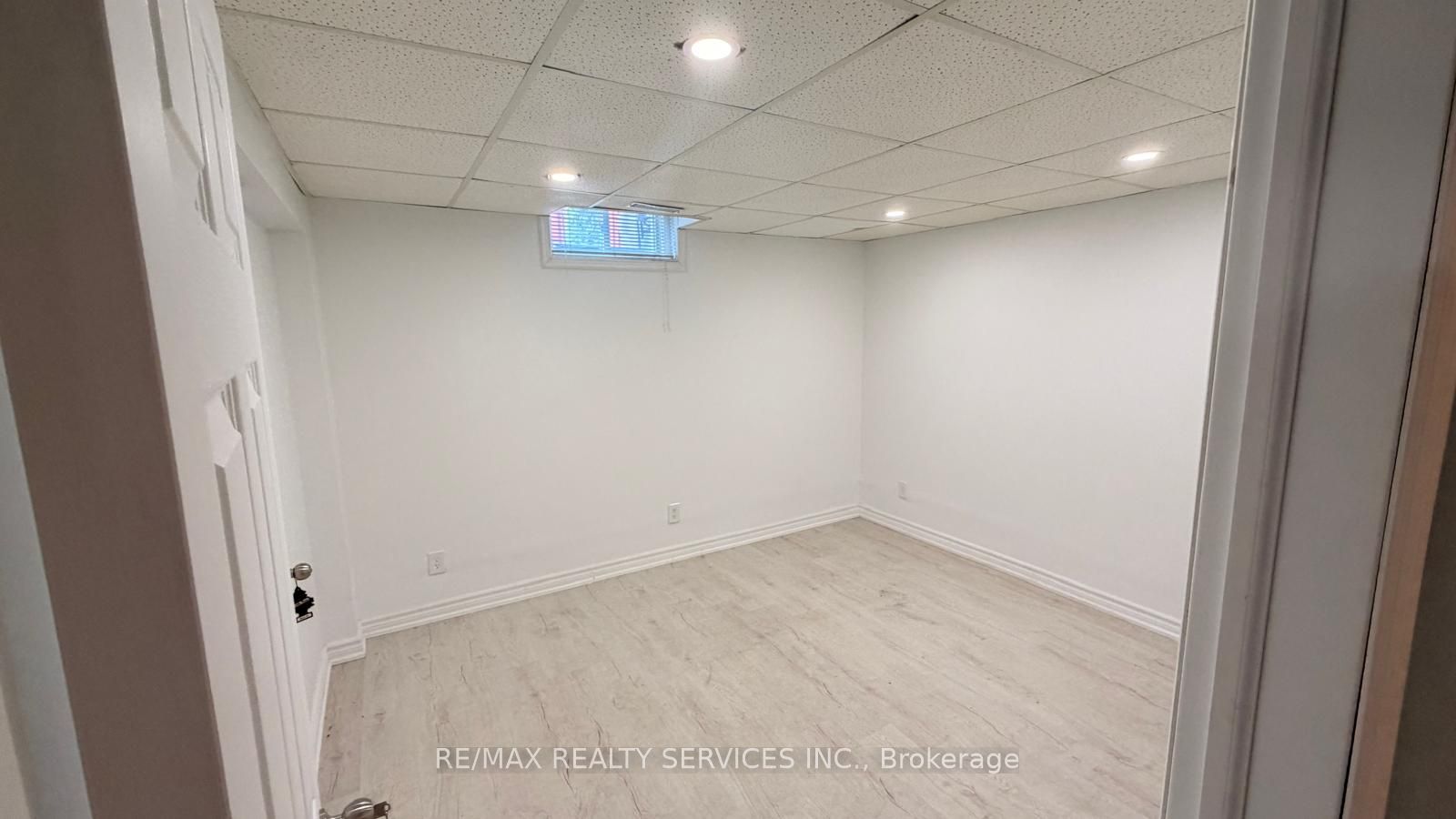 36 Windward Crescent Basement Property Photo 4