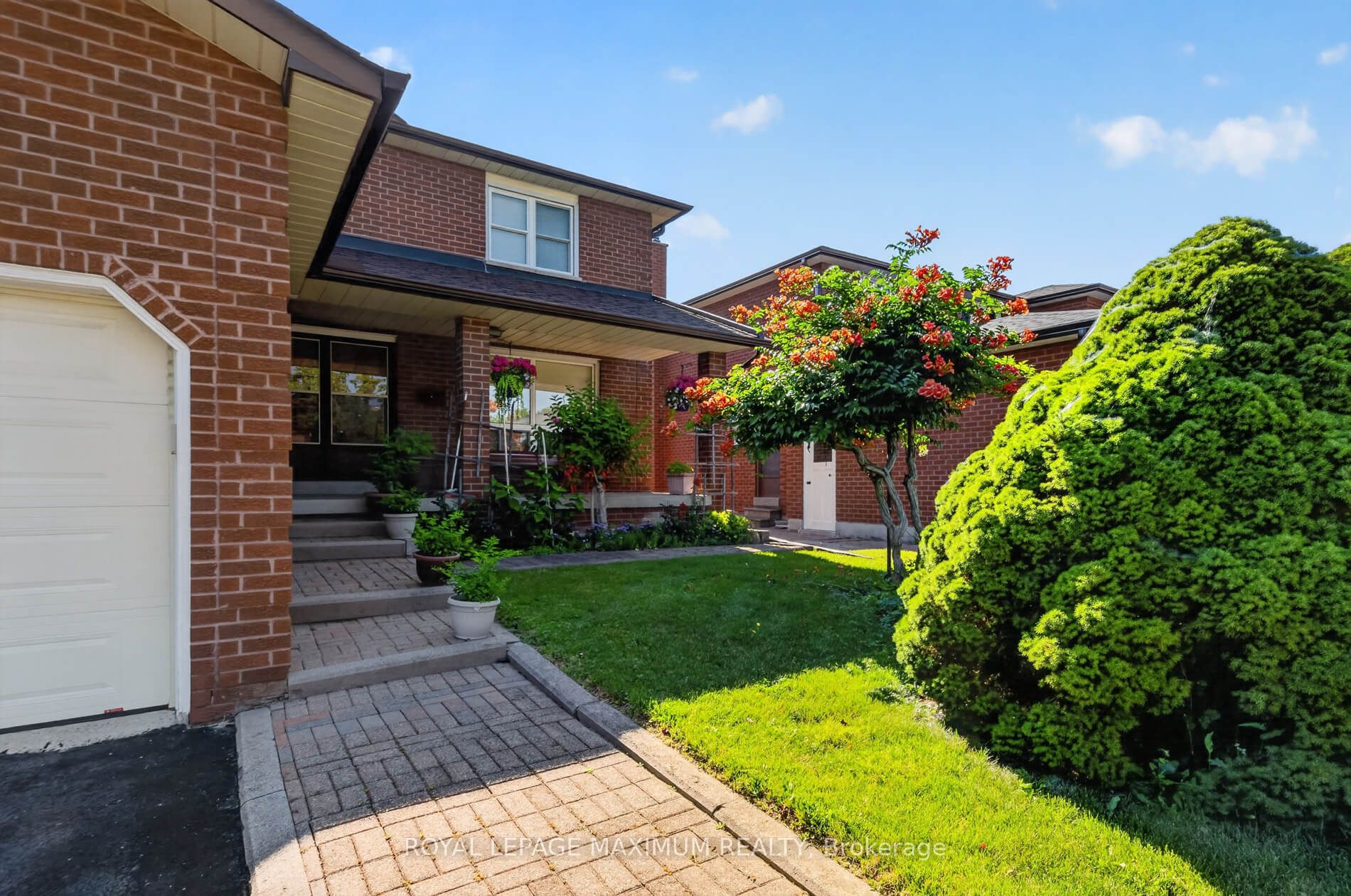 162 Wigwoss Drive Property Photo 2