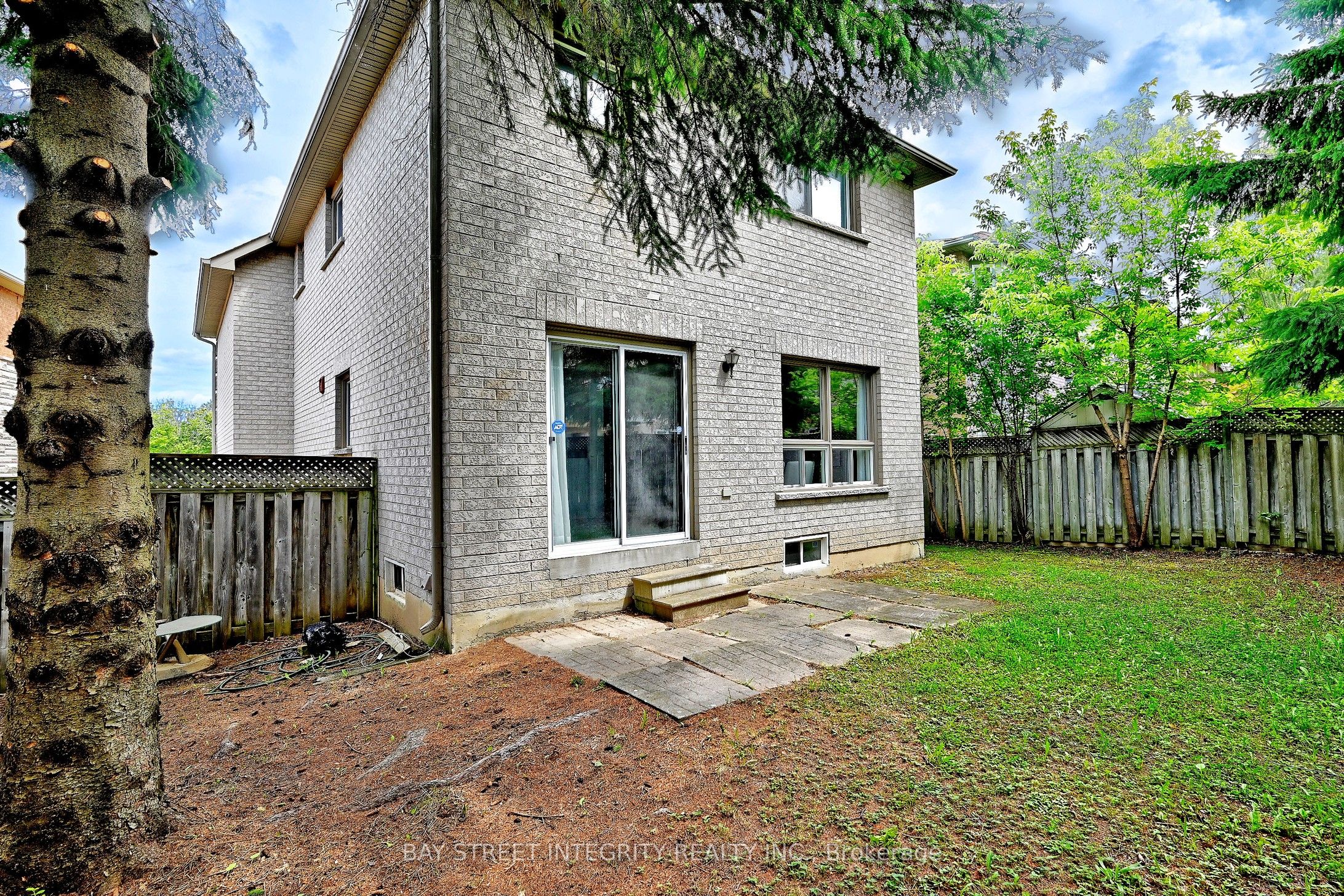 95 Alpine Crescent Property Photo 37