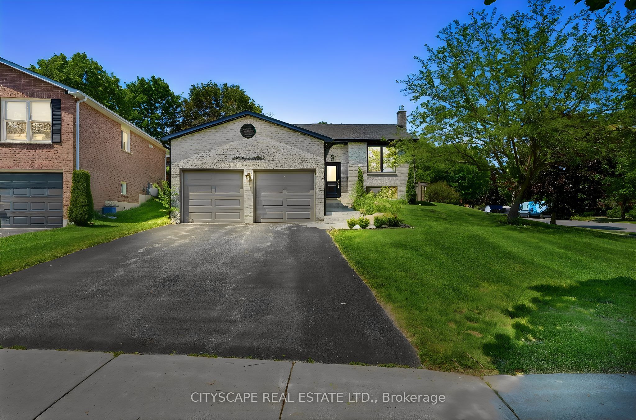 44 Stonehill Boulevard Property Photo 1