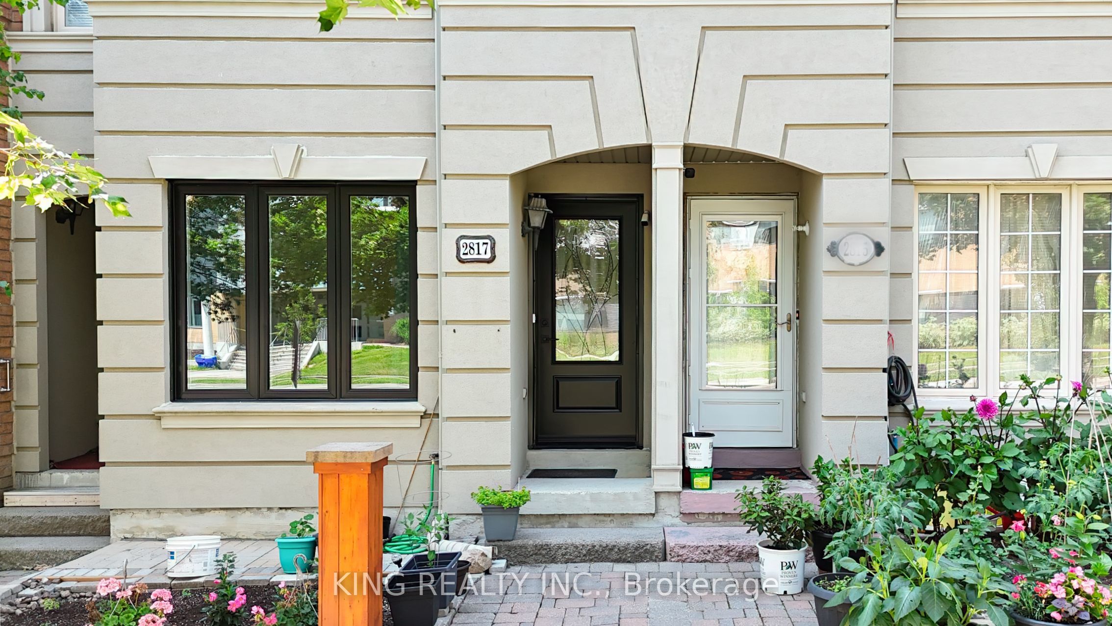 2817 Bur Oak Avenue Property Photo 3