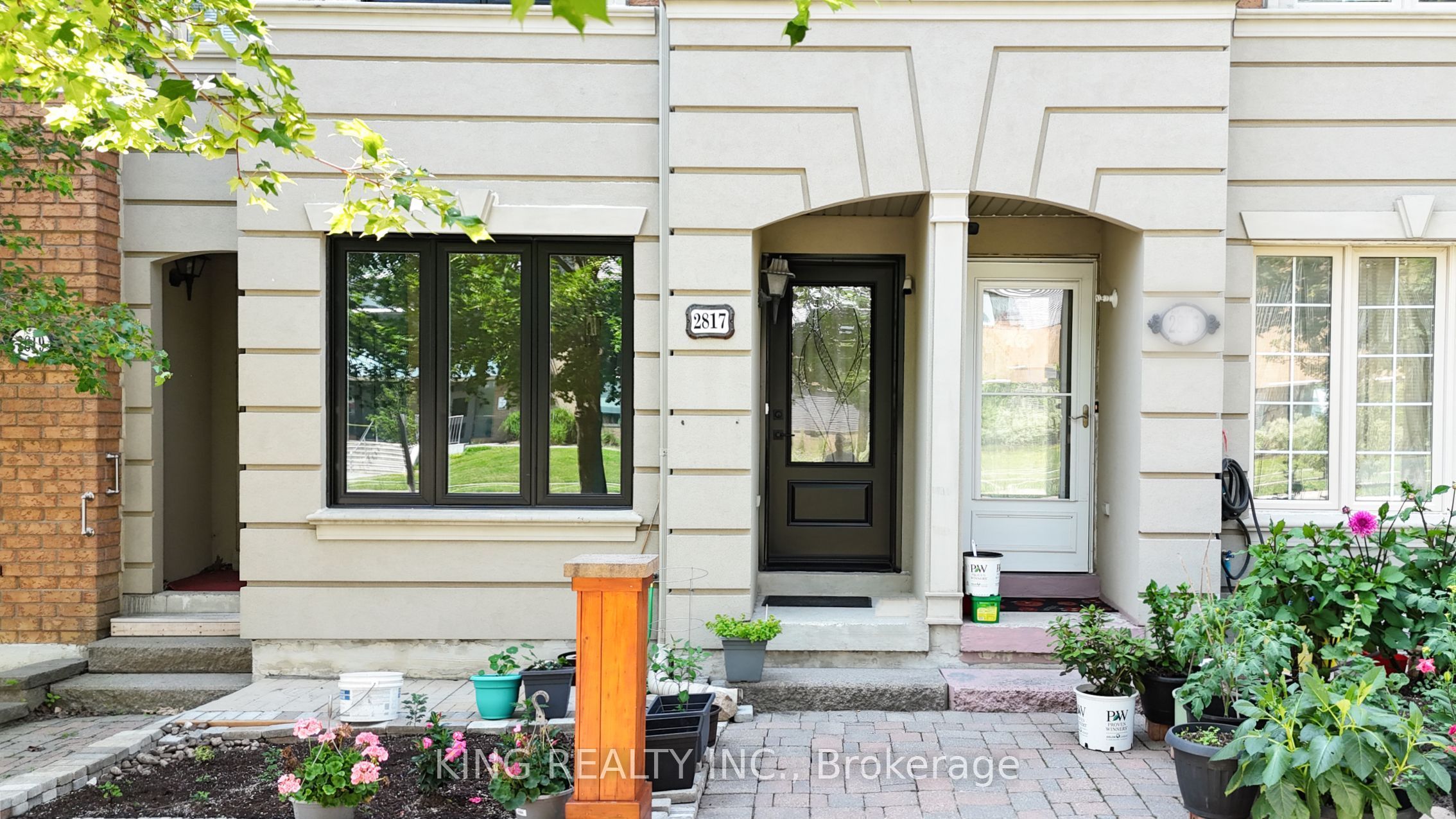 2817 Bur Oak Avenue Property Photo 4
