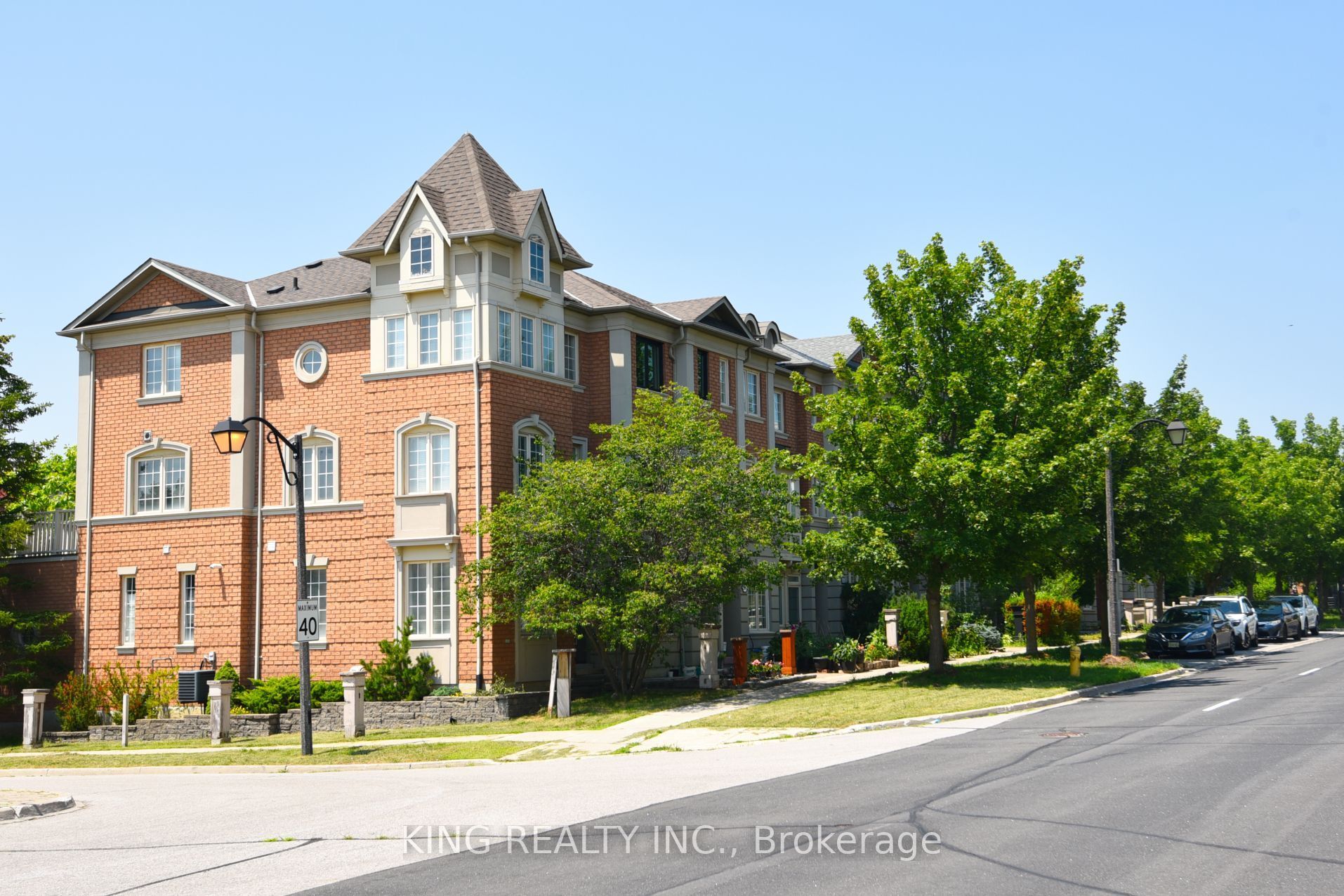 2817 Bur Oak Avenue Property Photo 6