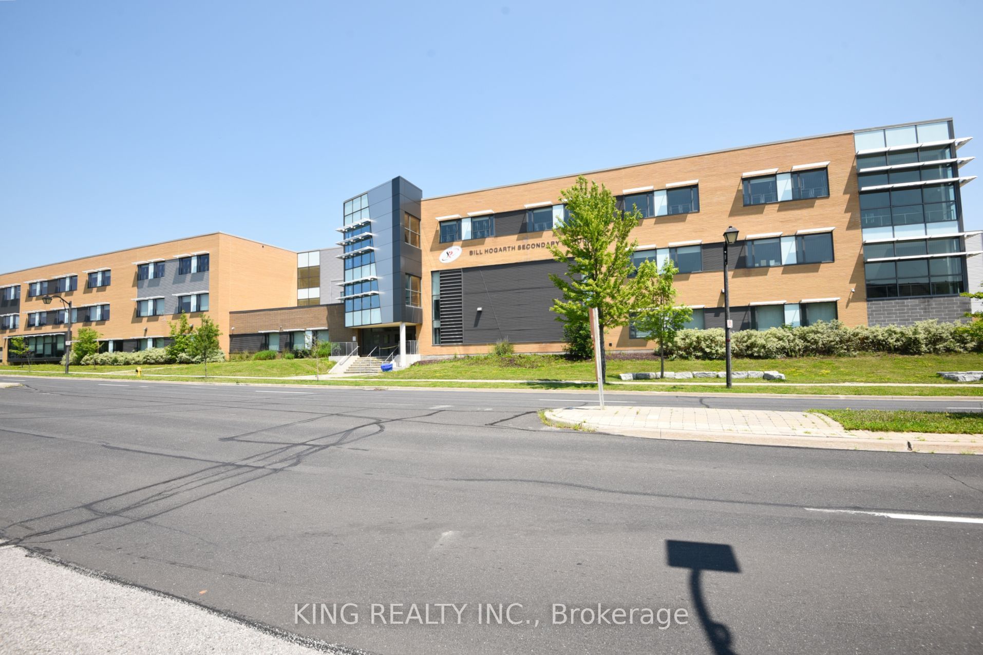 2817 Bur Oak Avenue Property Photo 7