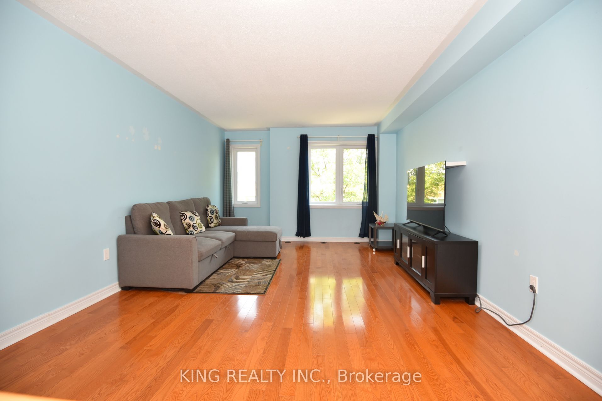 2817 Bur Oak Avenue Property Photo 17