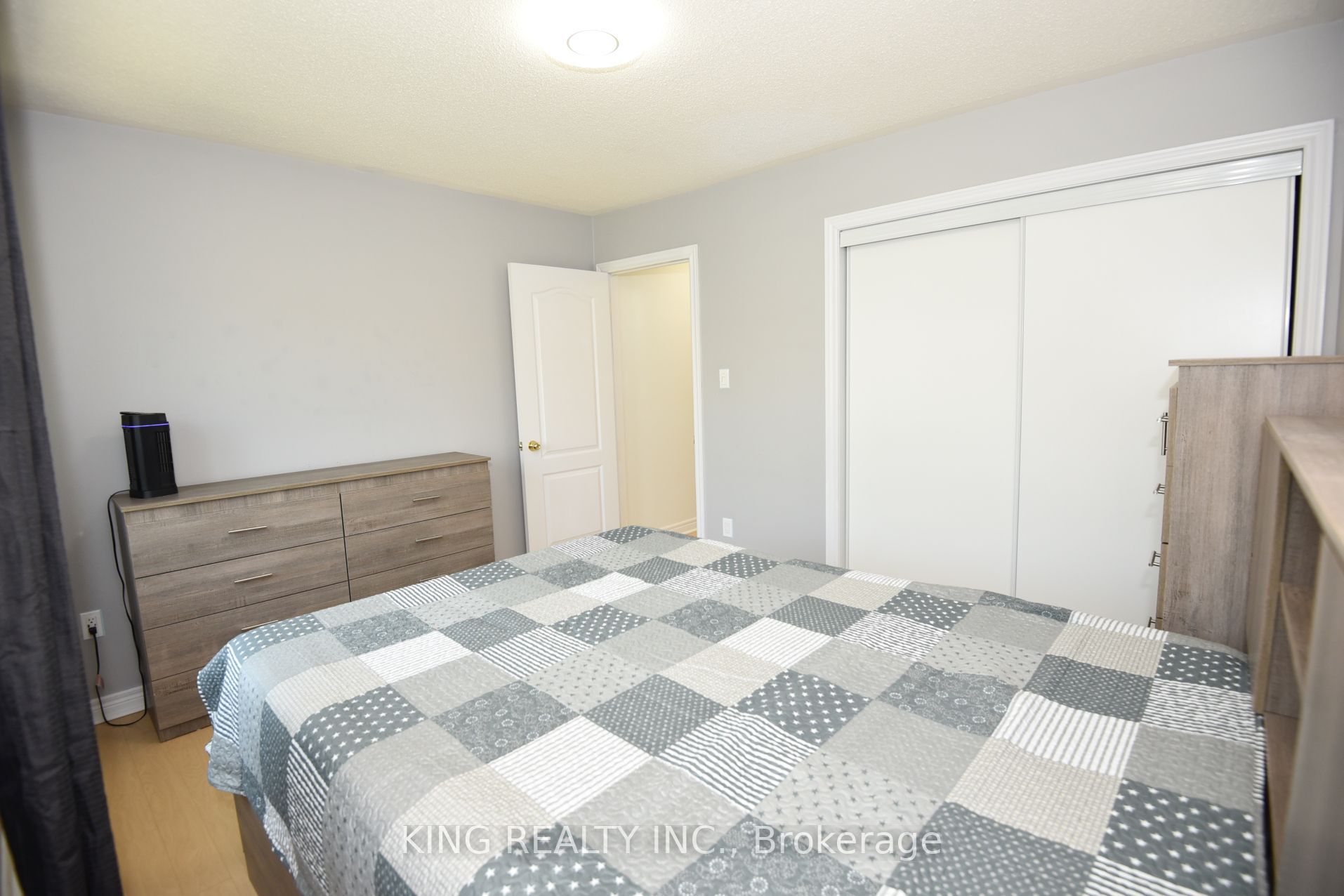 2817 Bur Oak Avenue Property Photo 28
