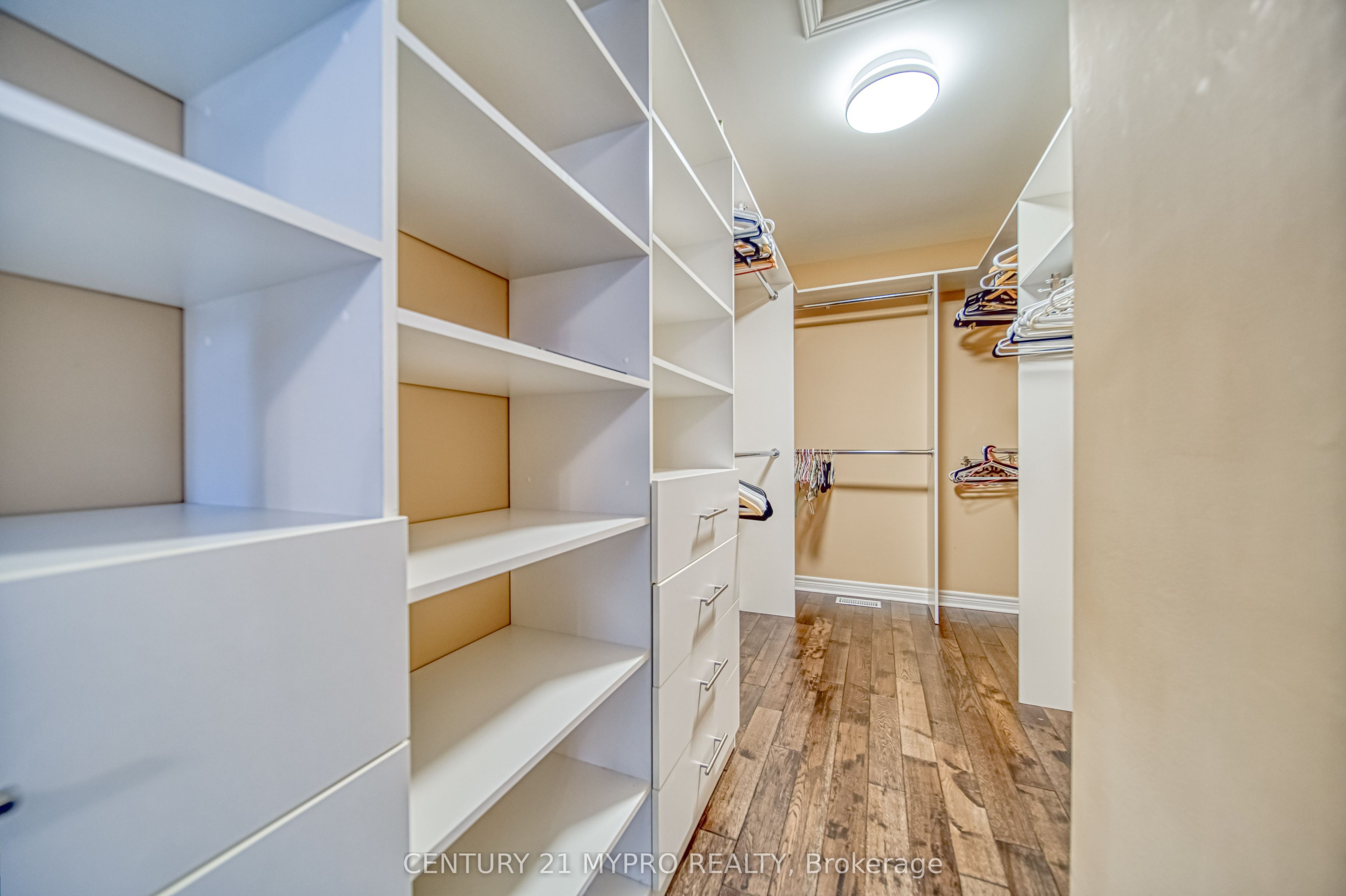 98 Leyburn Avenue Property Photo 25