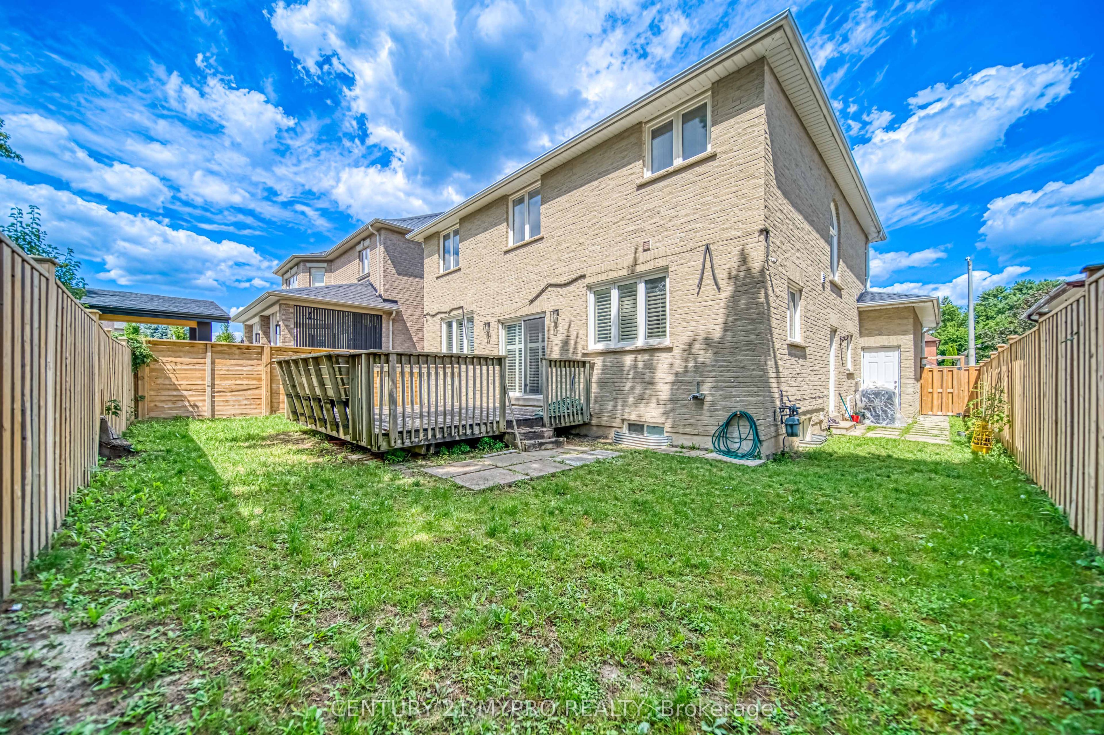 98 Leyburn Avenue Property Photo 34