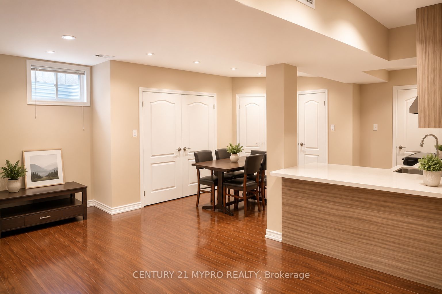 98 Leyburn Avenue Property Photo 38