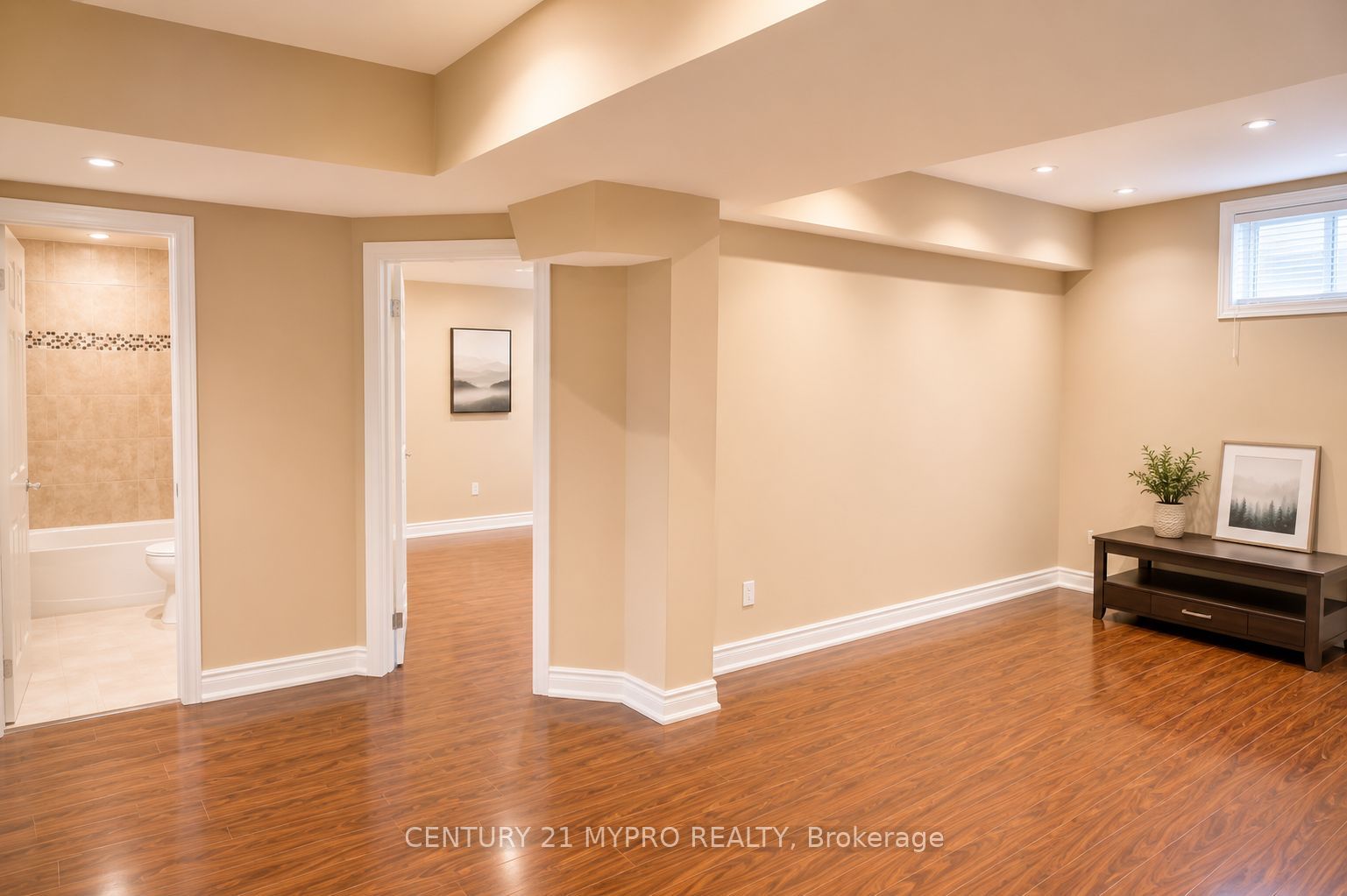 98 Leyburn Avenue Property Photo 39