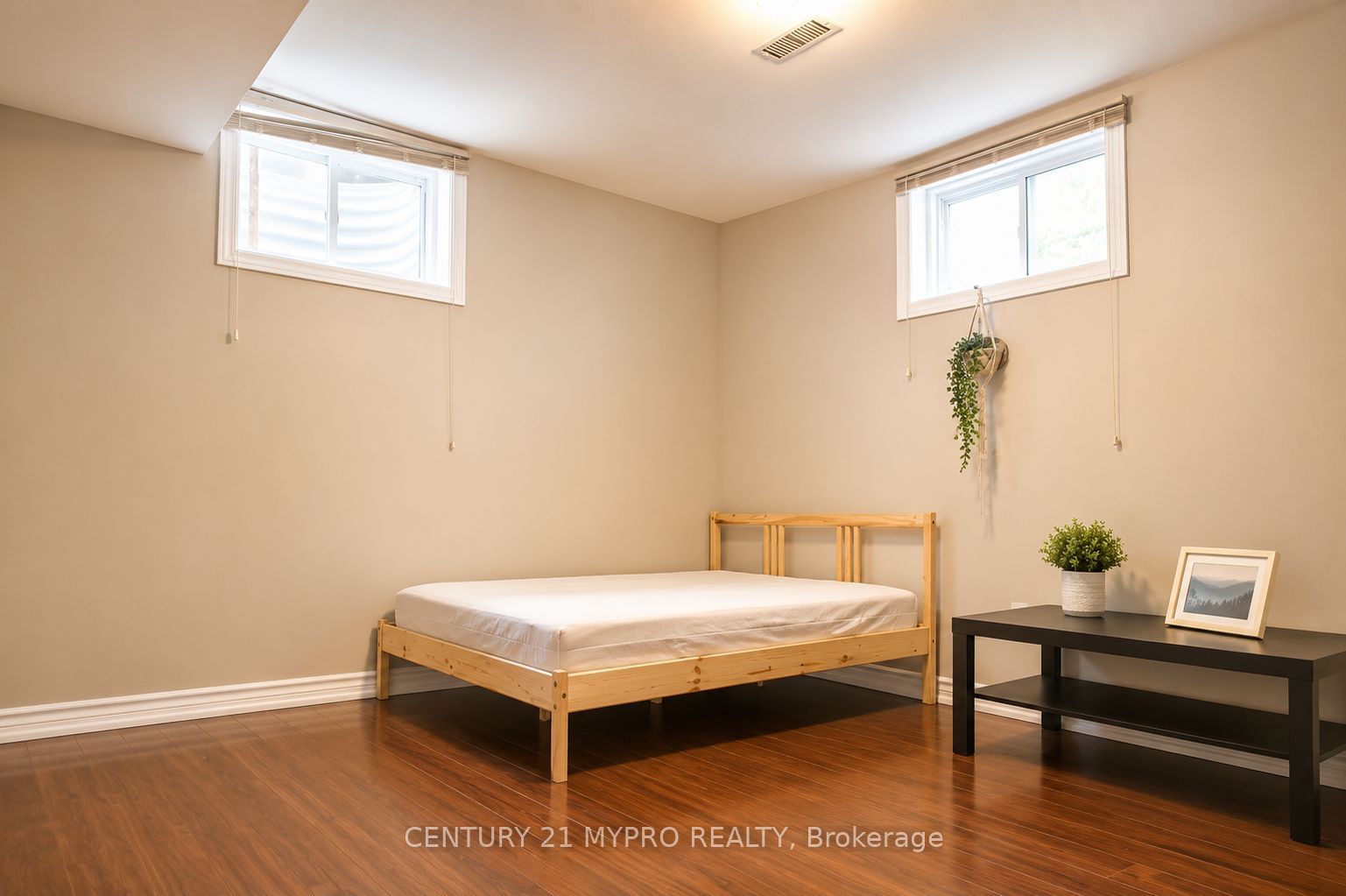 98 Leyburn Avenue Property Photo 40