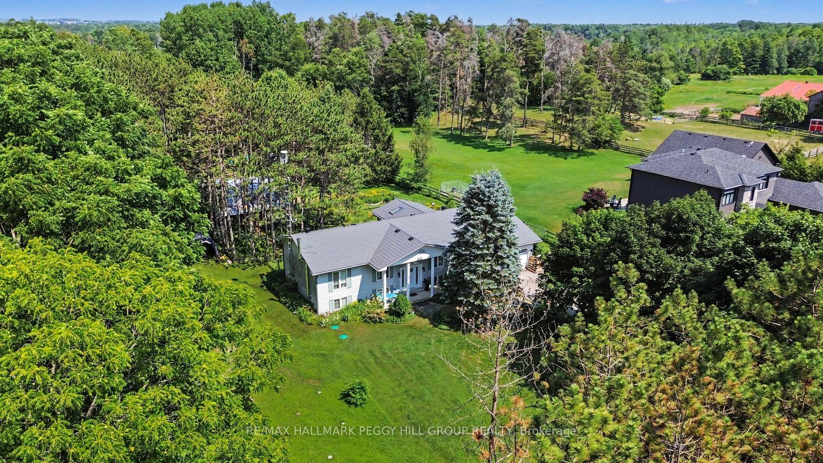 7819 5th Line Property Photo 2