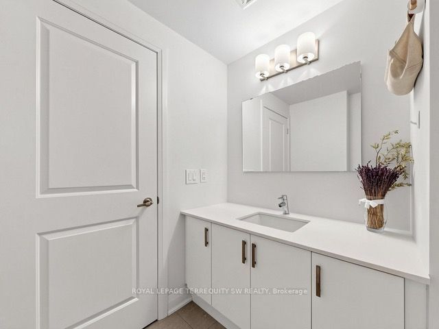 12 Woodstream Boulevard Th114 Property Photo 6
