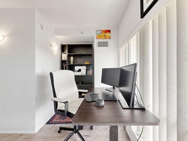 12 Woodstream Boulevard Th114 Property Photo 8