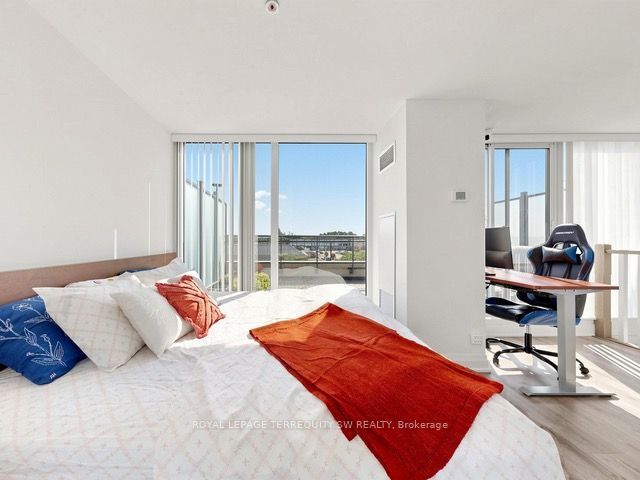 12 Woodstream Boulevard Th114 Property Photo 9