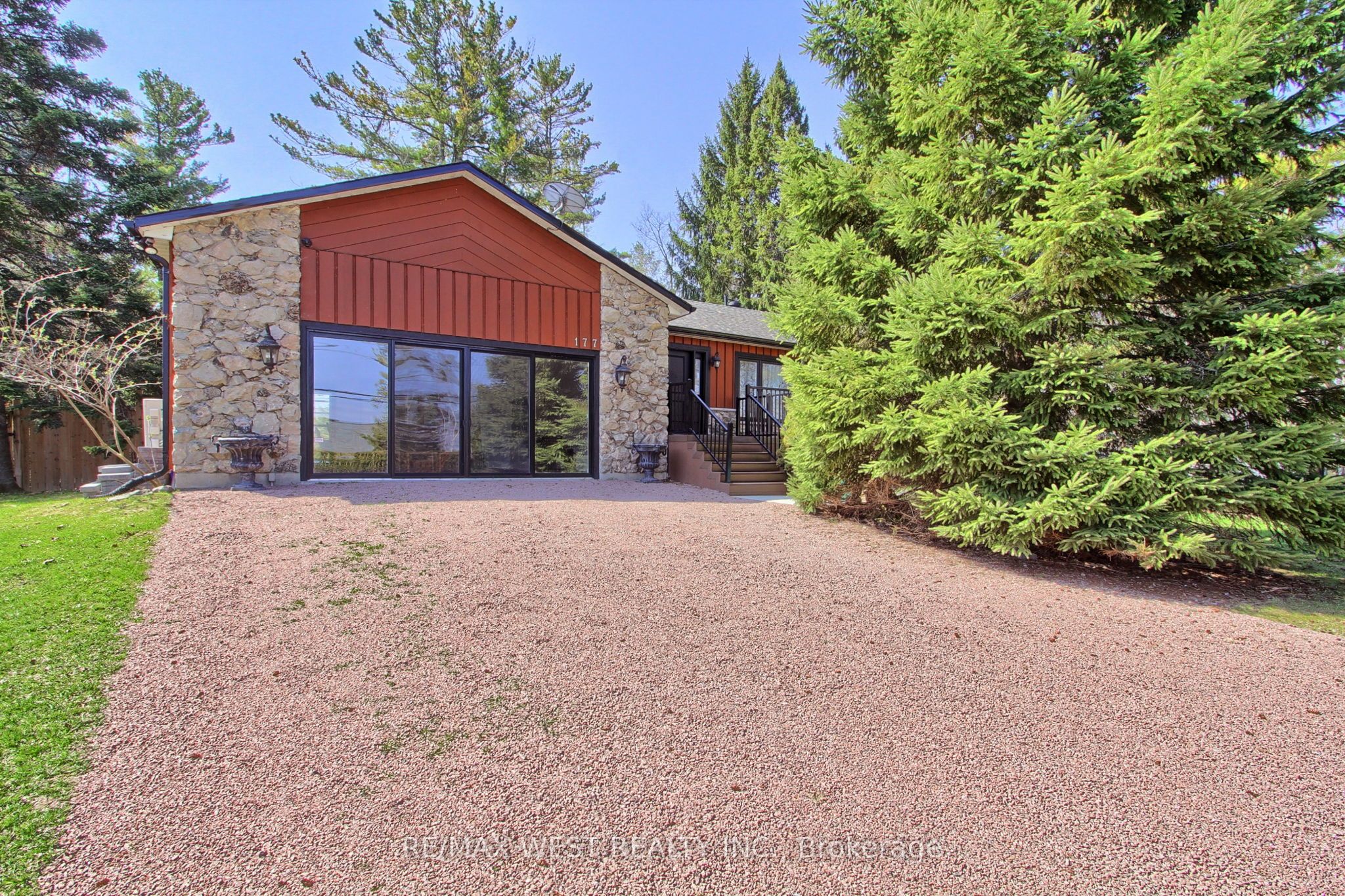 177 Hedge Road Property Photo 2