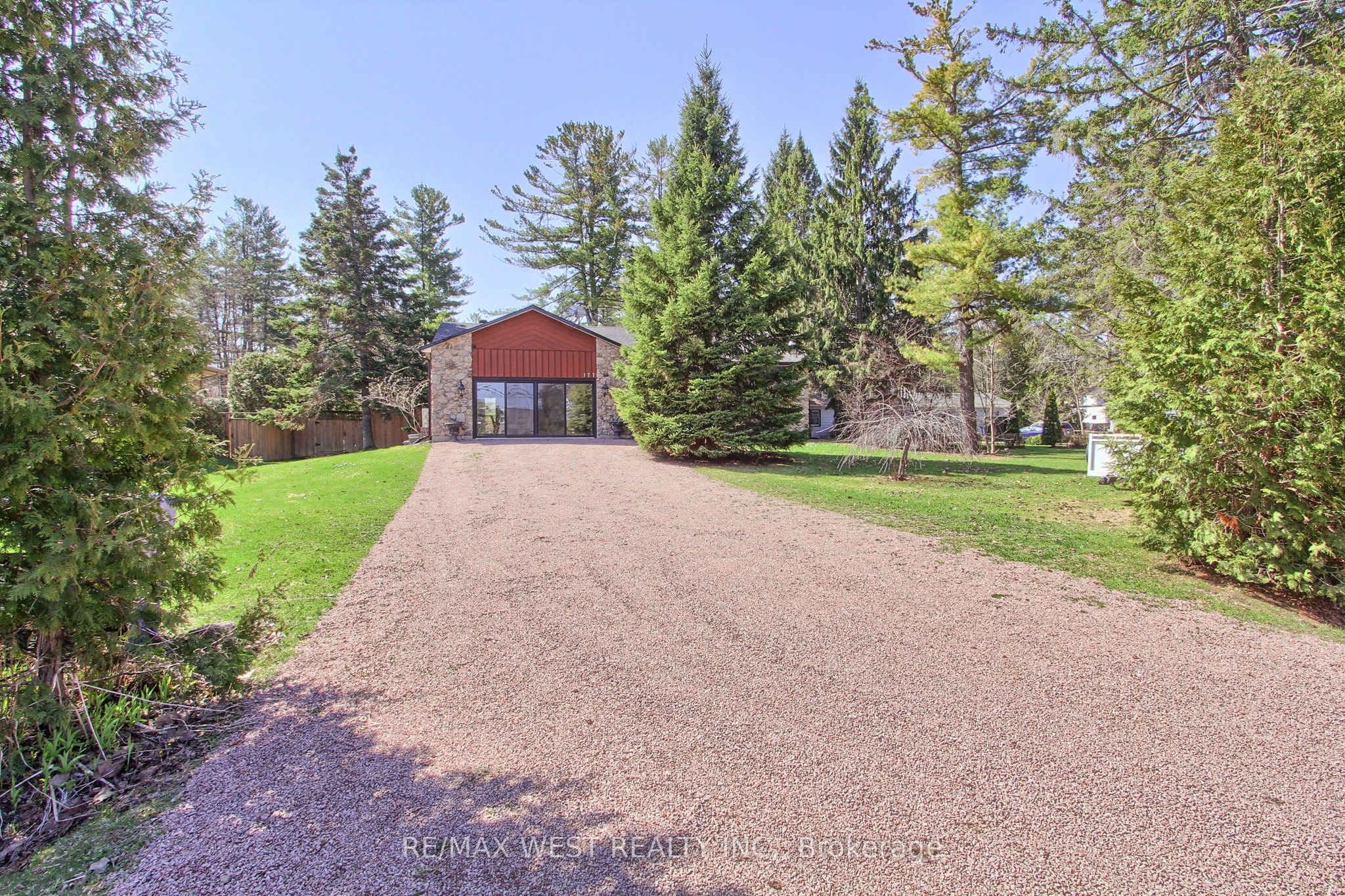 177 Hedge Road Property Photo 3