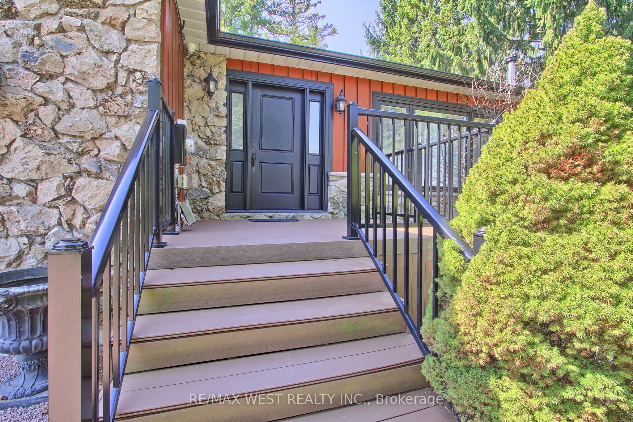 177 Hedge Road Property Photo 5