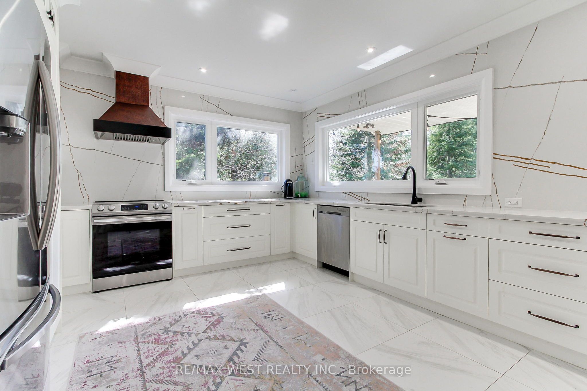 177 Hedge Road Property Photo 9