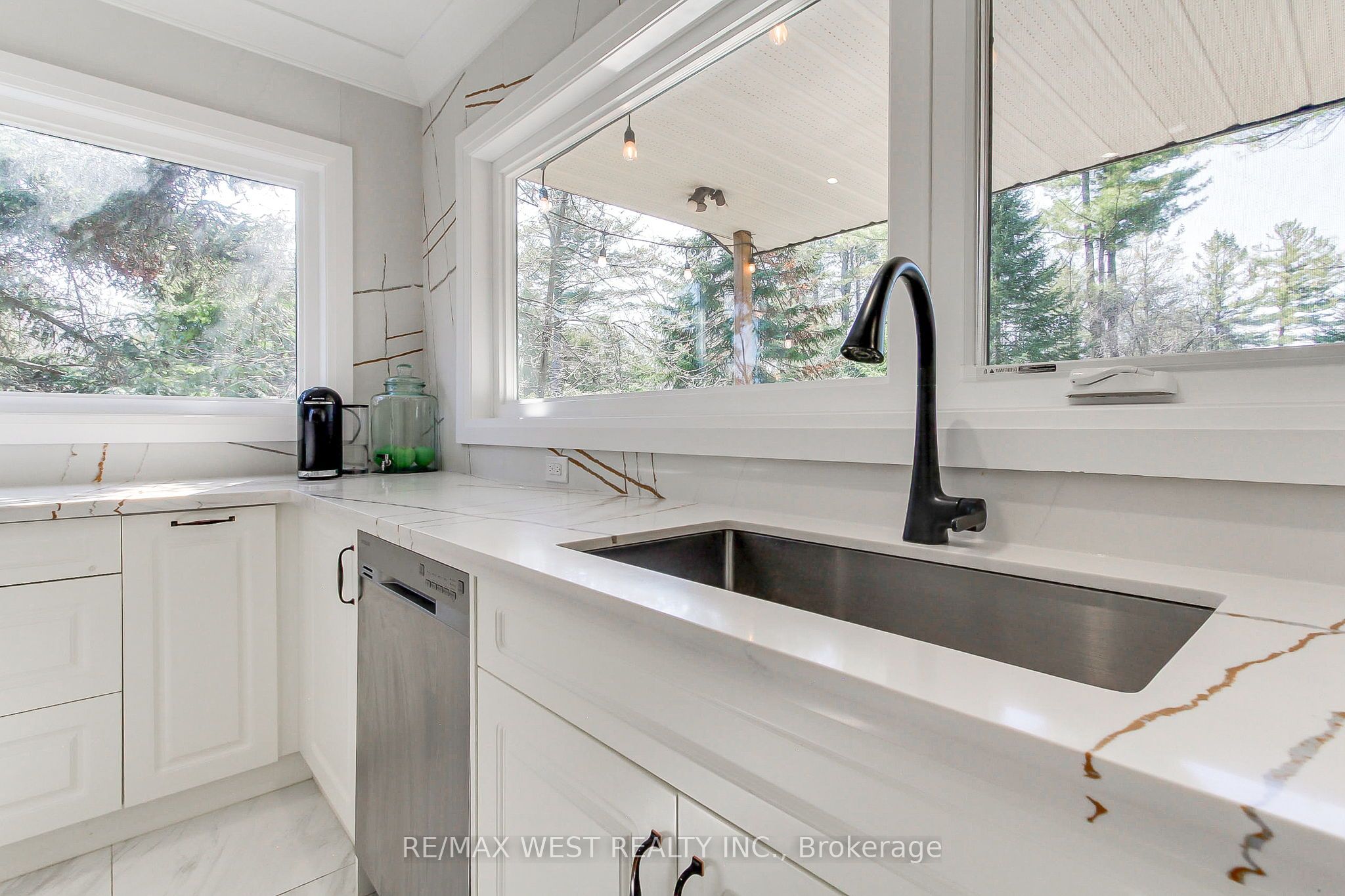 177 Hedge Road Property Photo 10