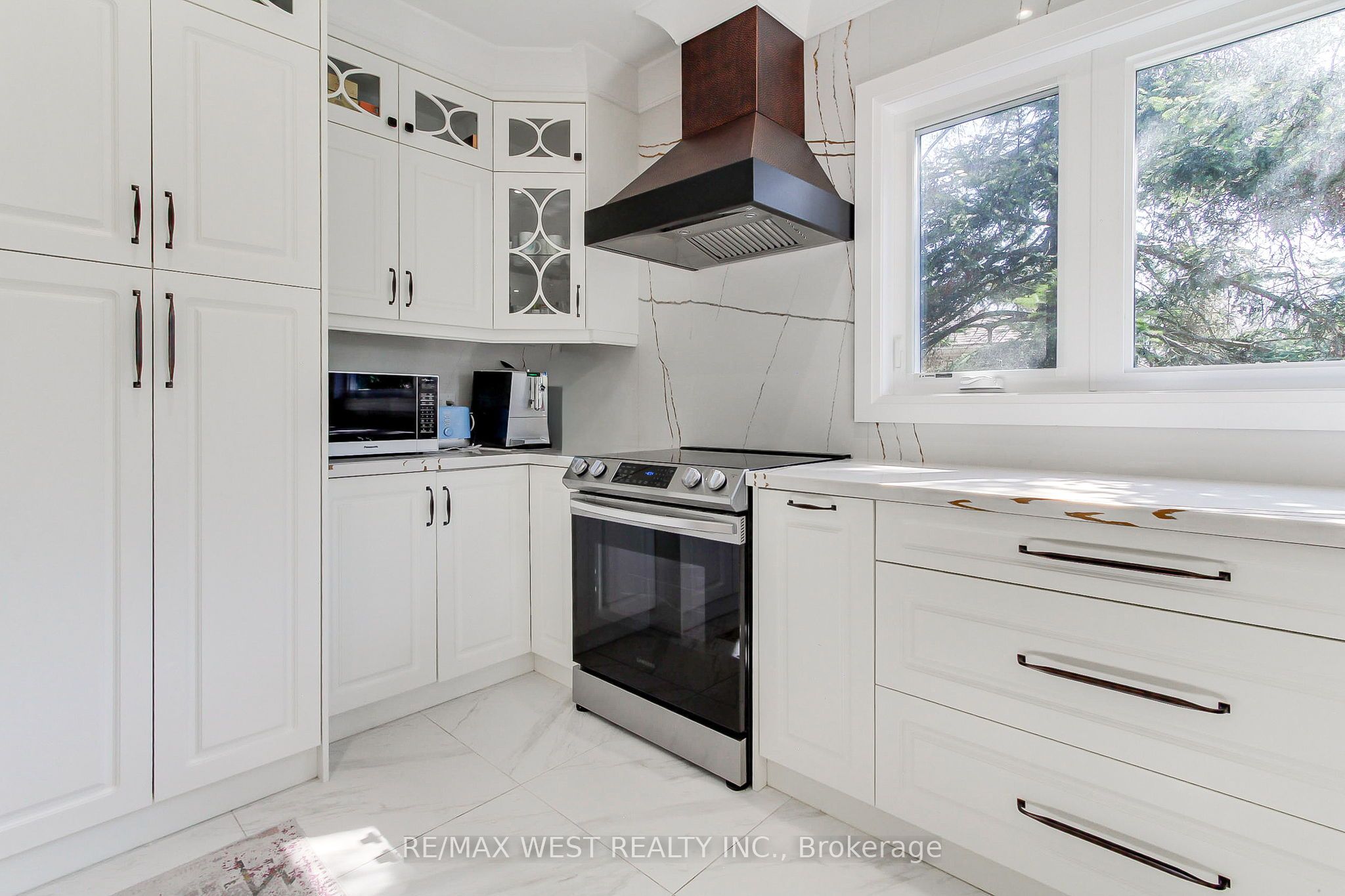 177 Hedge Road Property Photo 11