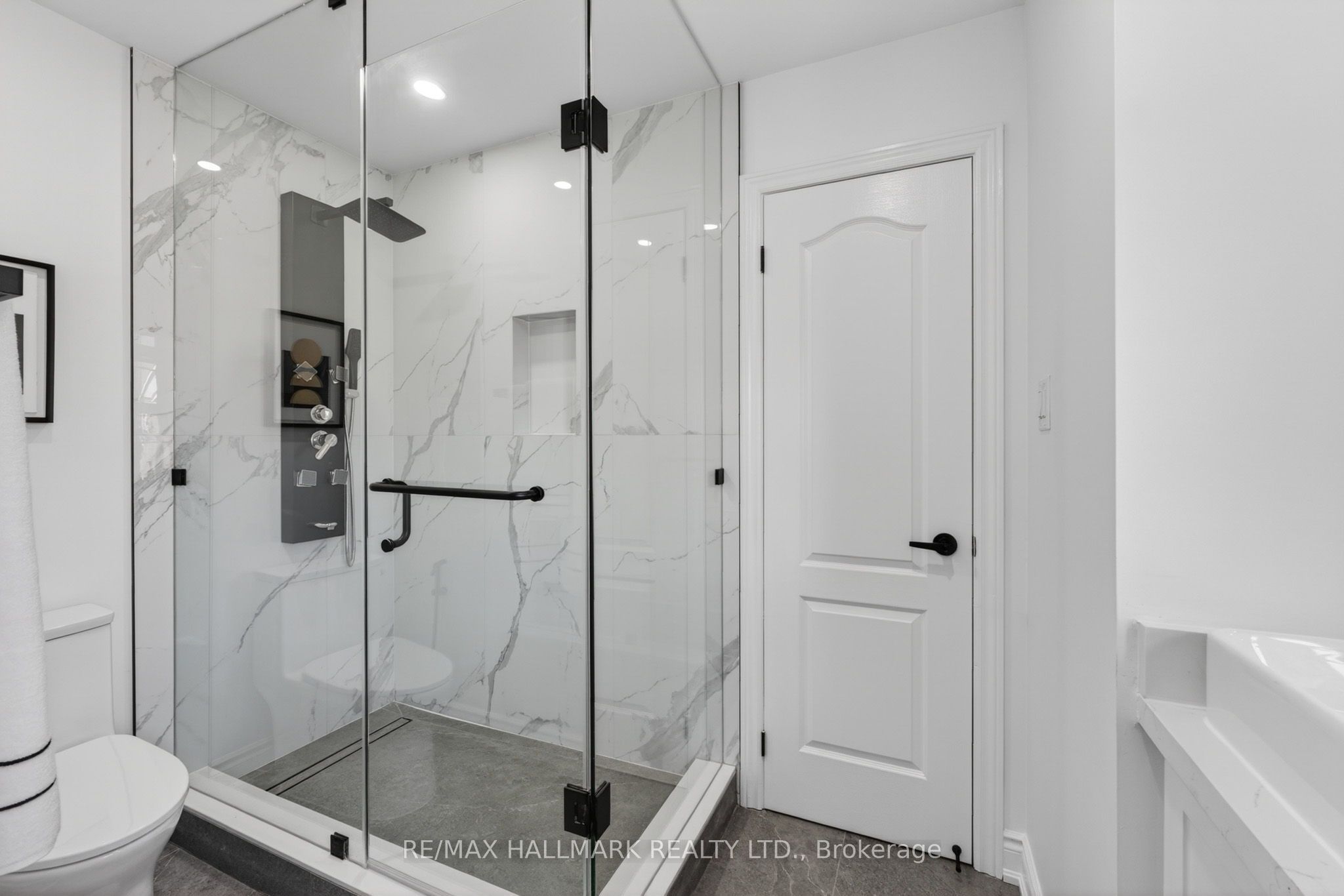 57 Saint Nicholas Crescent Property Photo 39