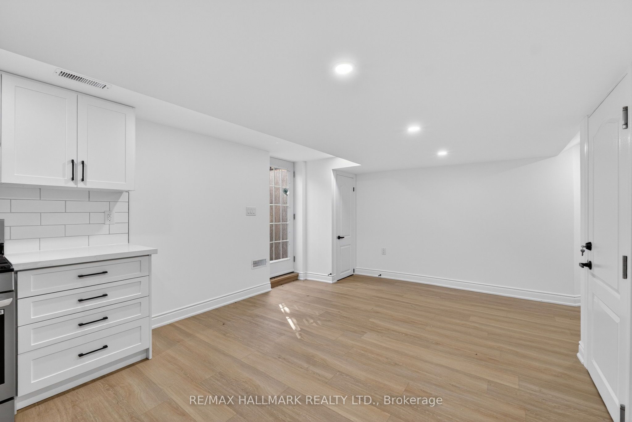 57 Saint Nicholas Crescent Property Photo 42