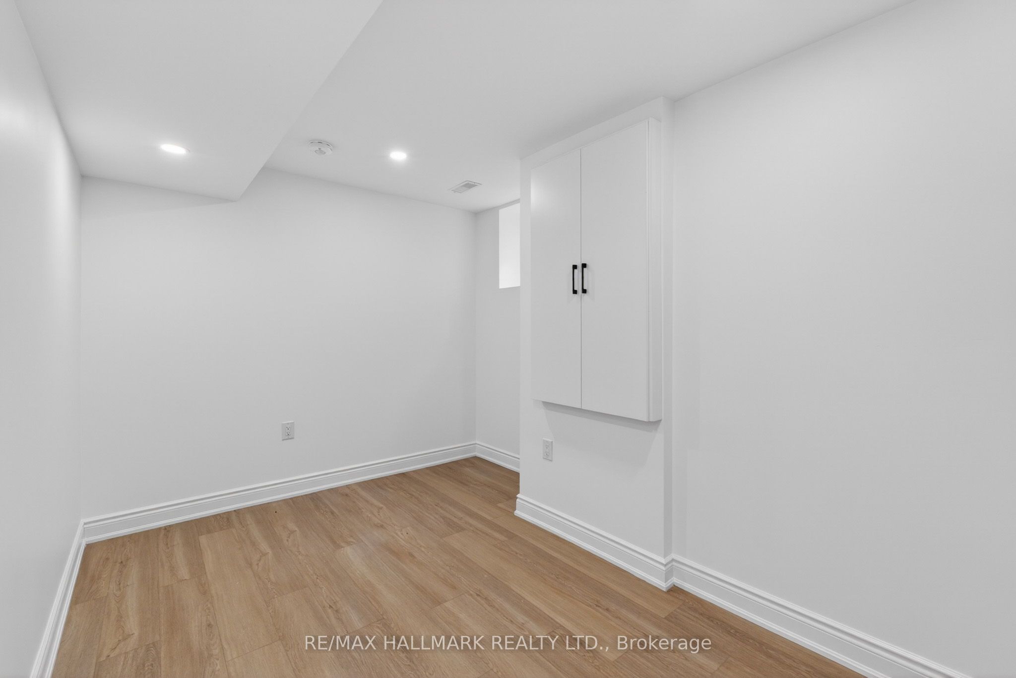57 Saint Nicholas Crescent Property Photo 44