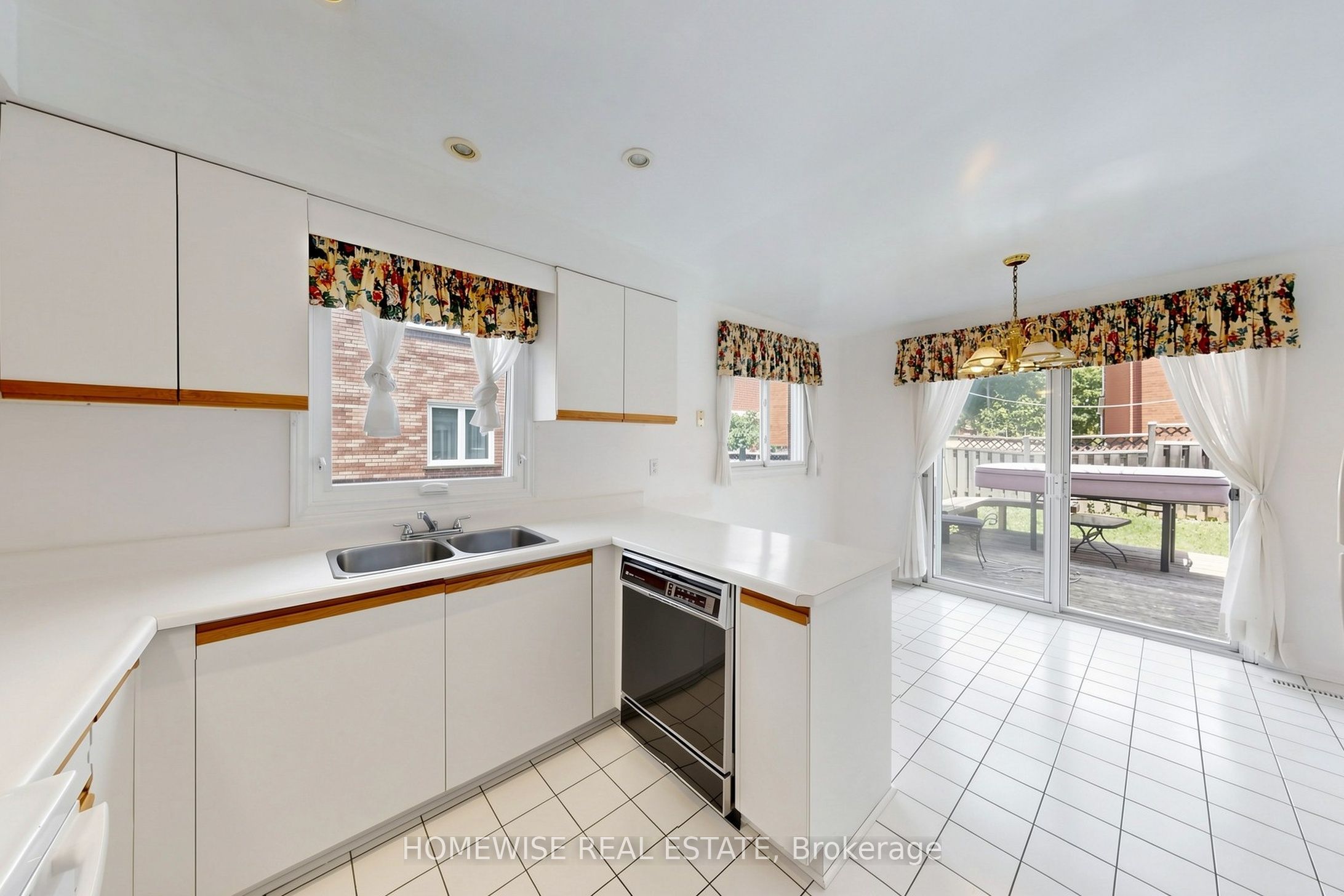 11 Briarcliffe Crescent Property Photo 10