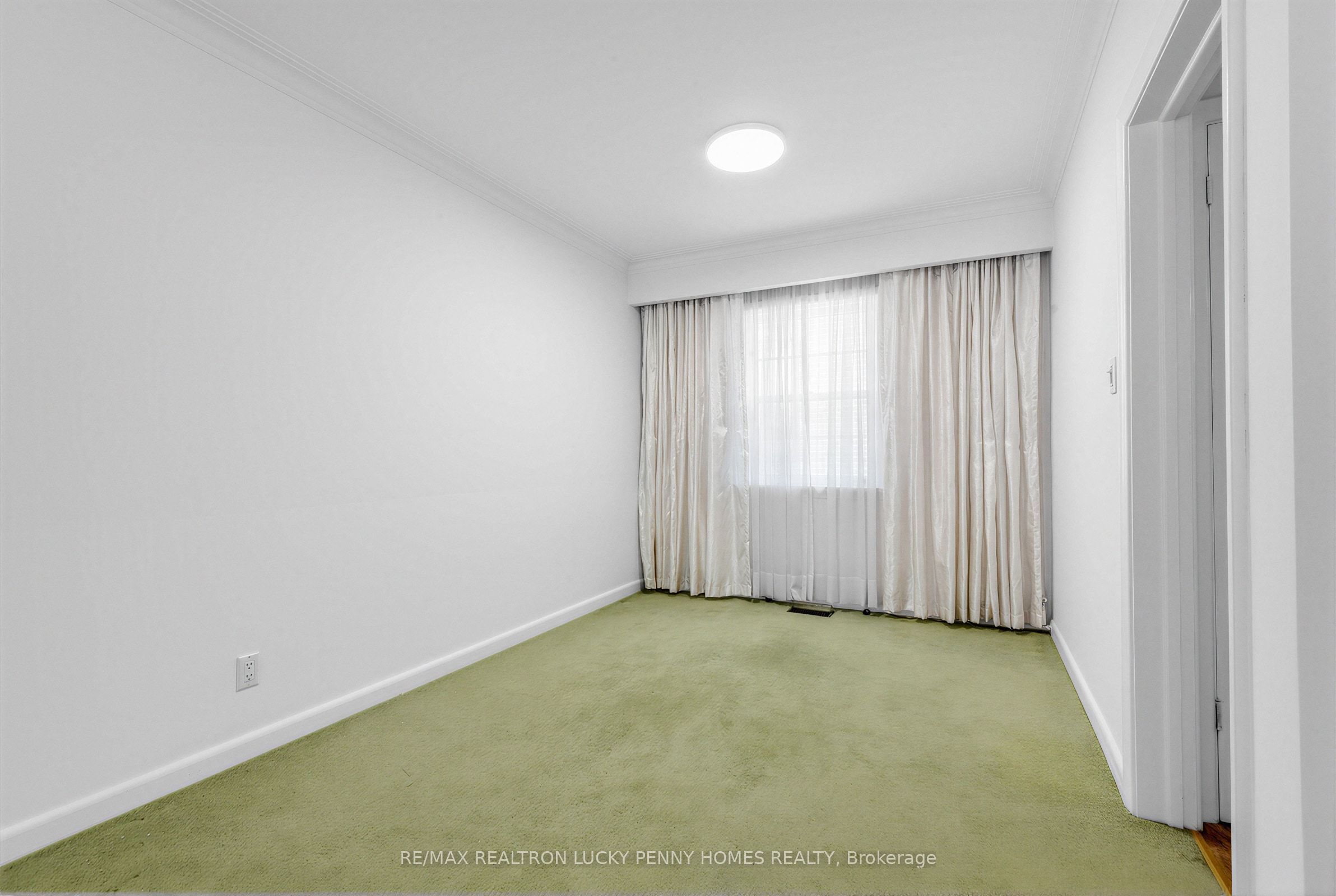 19 Abercorn Road Property Photo 9