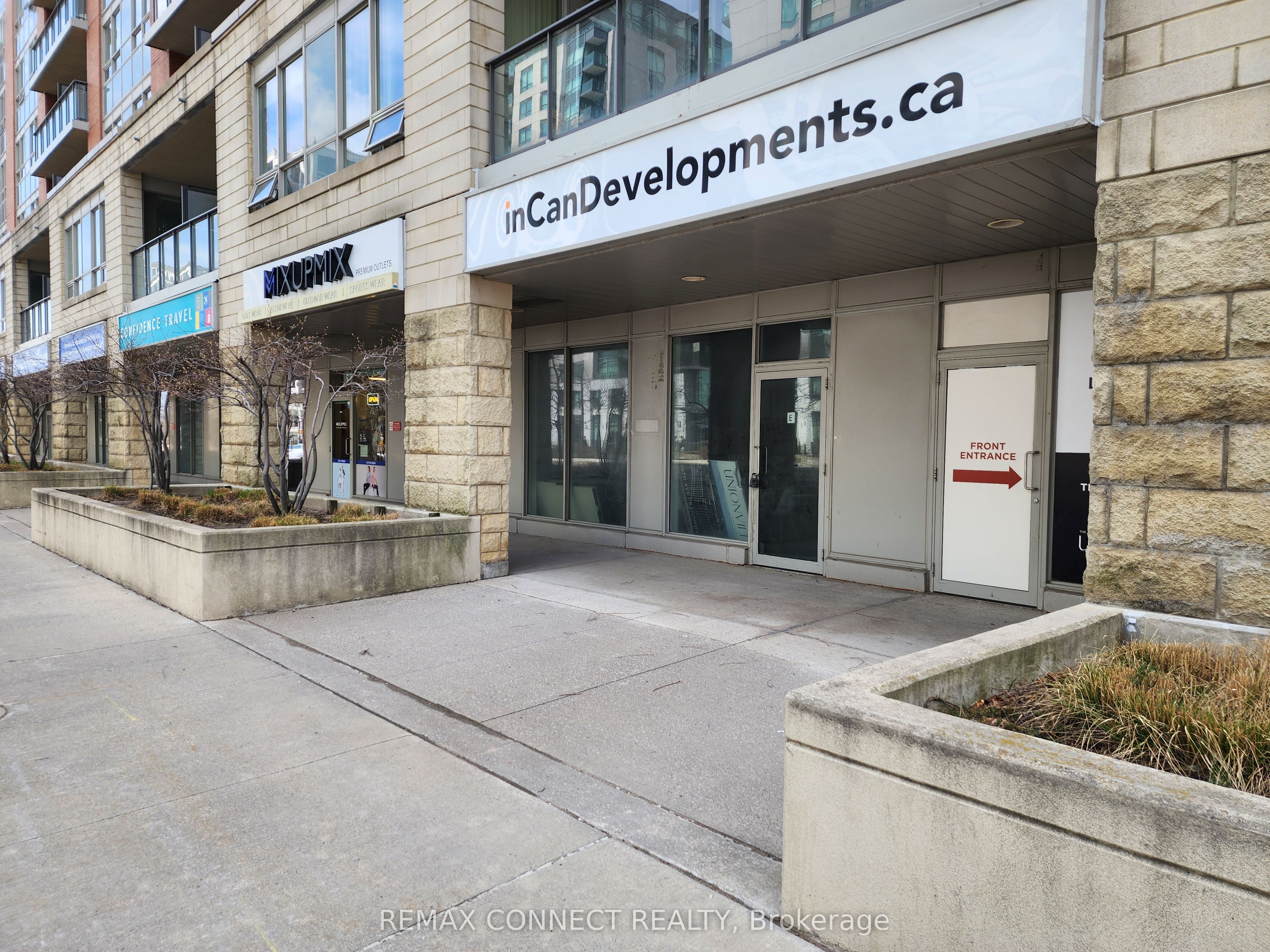 60 South Town Centre Boulevard E Property Photo 1