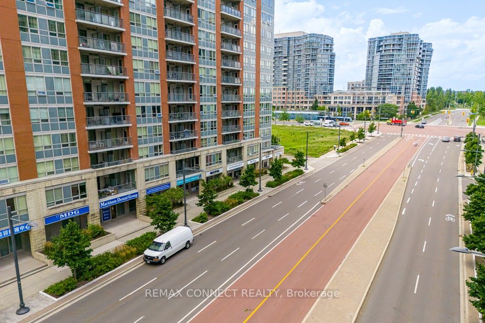 60 South Town Centre Boulevard E Property Photo 4