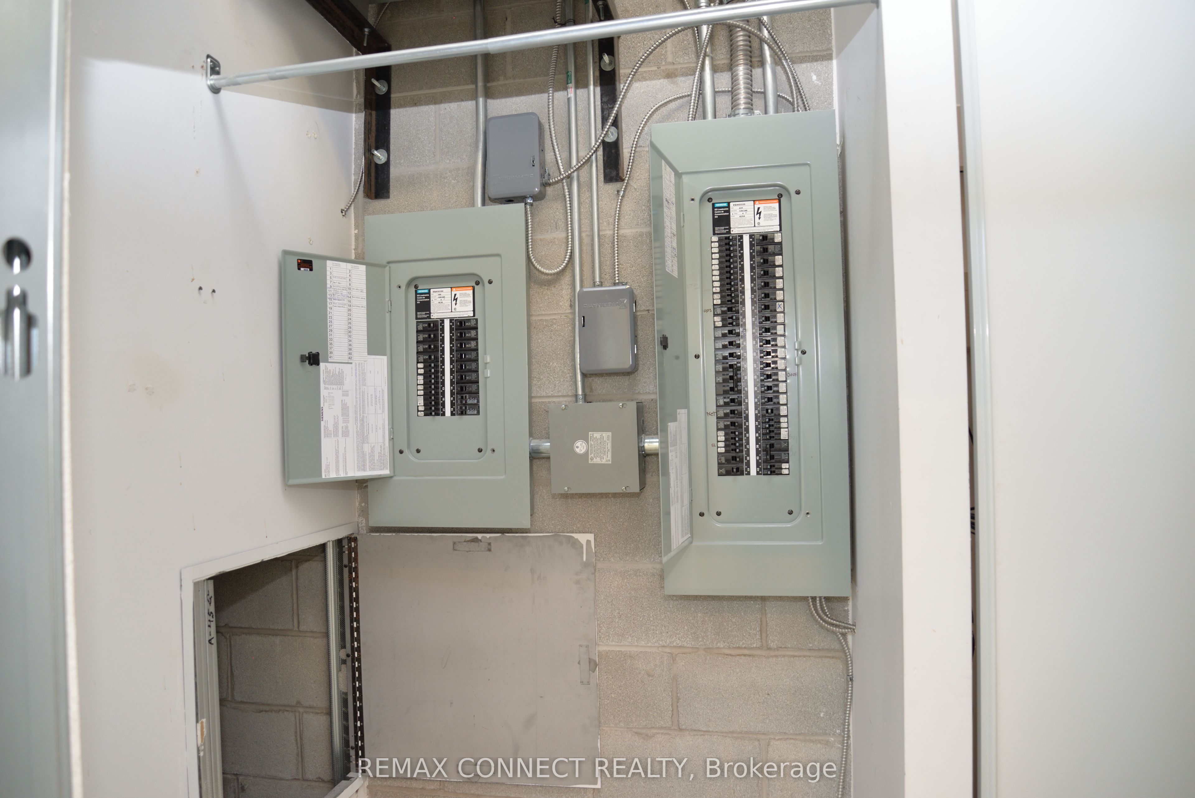 60 South Town Centre Boulevard E Property Photo 7