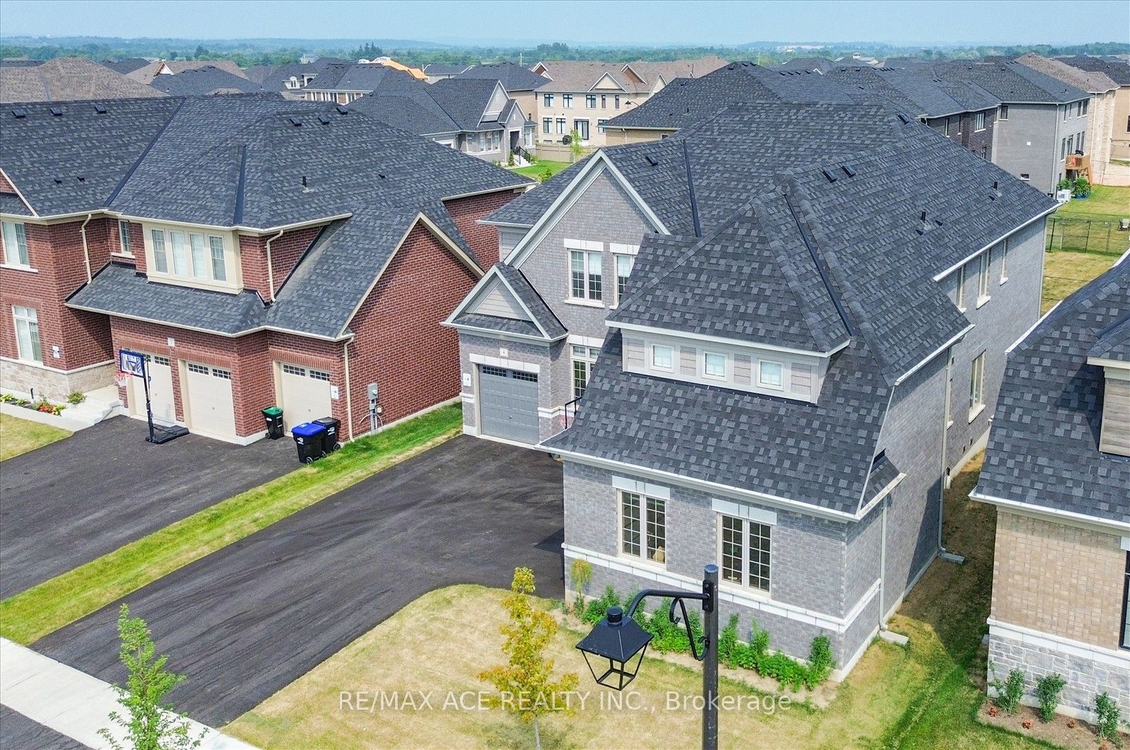 4 Emerald Grove Property Photo 3