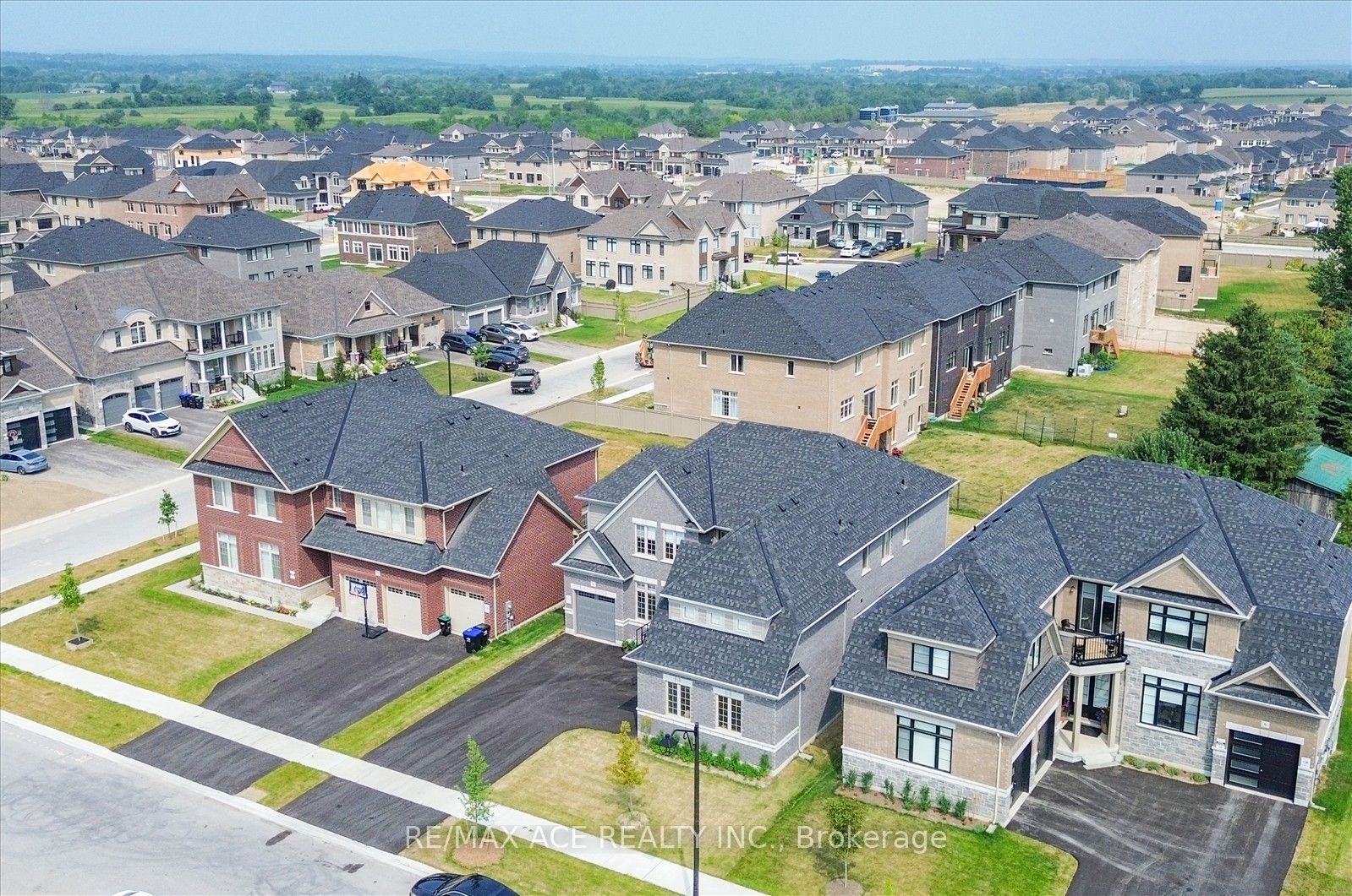 4 Emerald Grove Property Photo 4