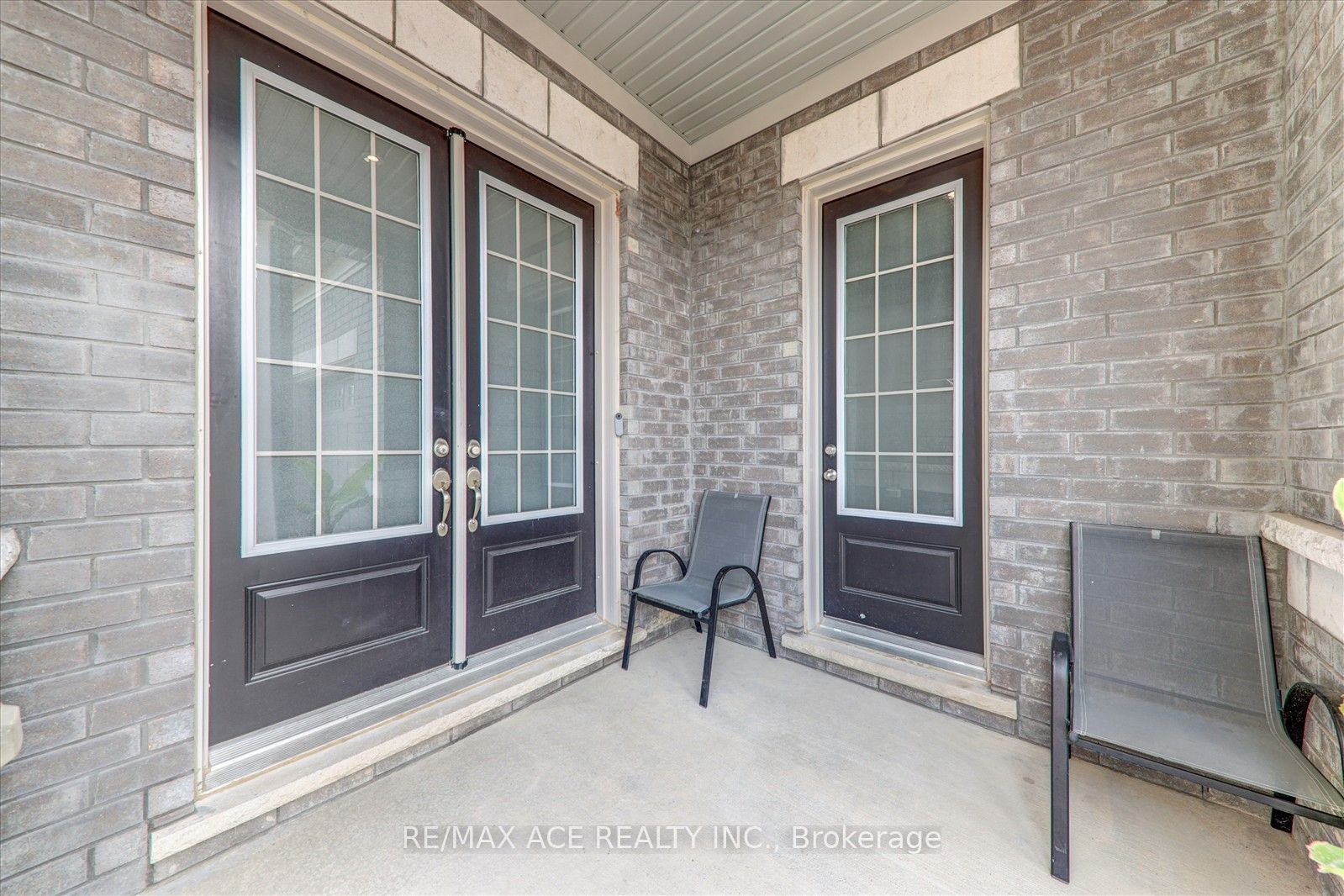 4 Emerald Grove Property Photo 10