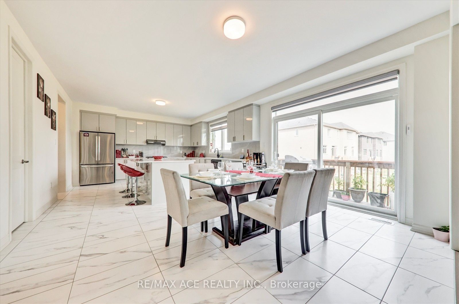 4 Emerald Grove Property Photo 15