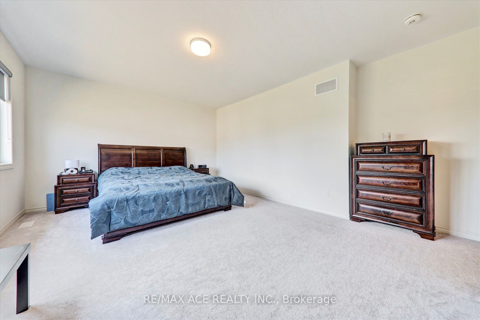 4 Emerald Grove Property Photo 29