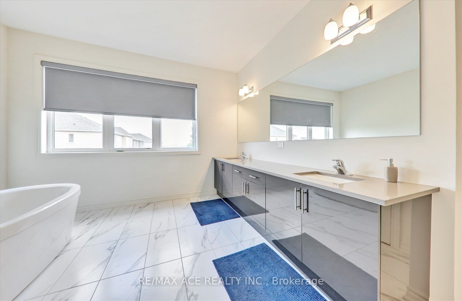 4 Emerald Grove Property Photo 30
