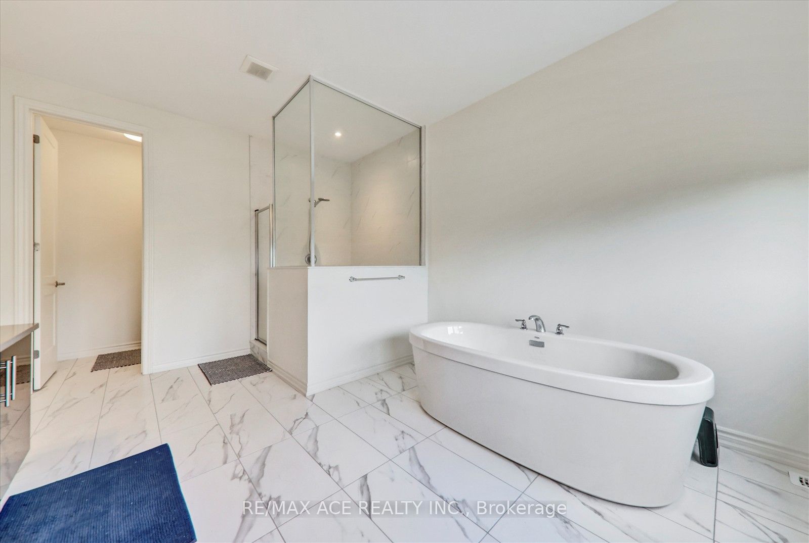 4 Emerald Grove Property Photo 31