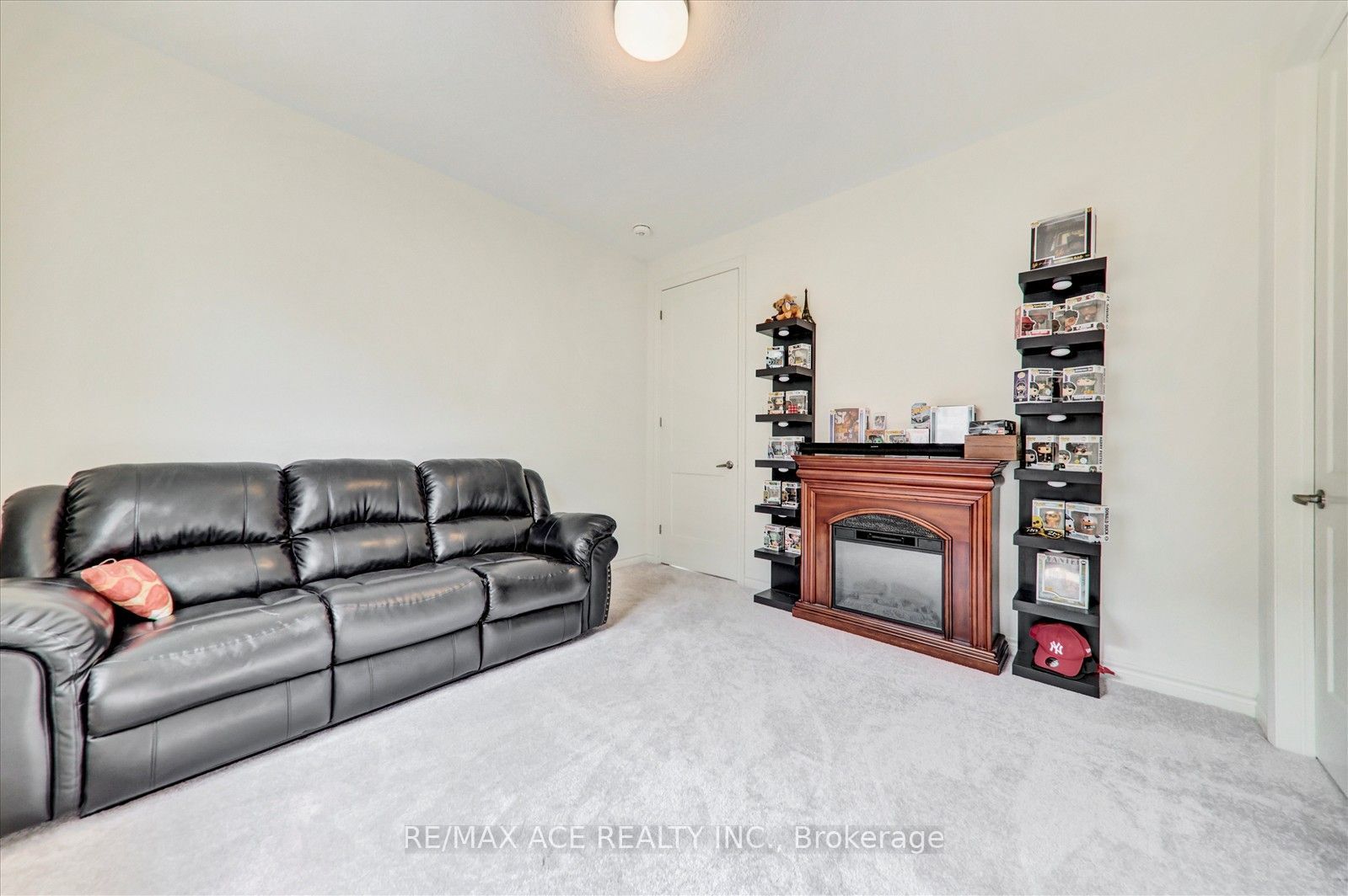 4 Emerald Grove Property Photo 38