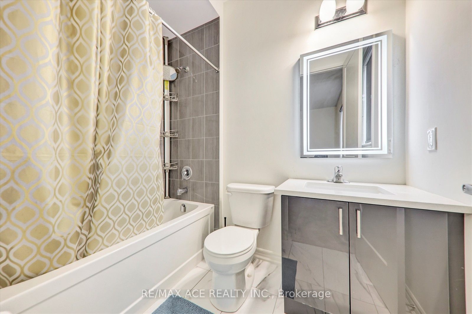 4 Emerald Grove Property Photo 39