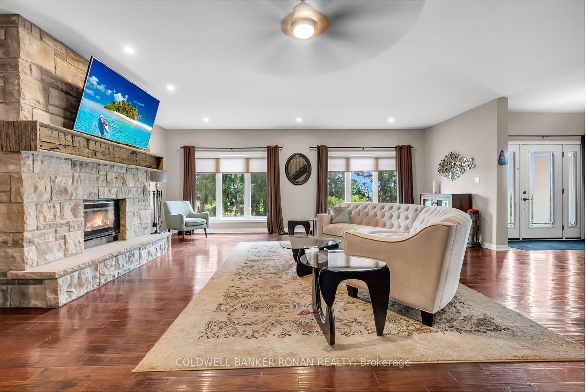5354 3rd Line Property Photo 15